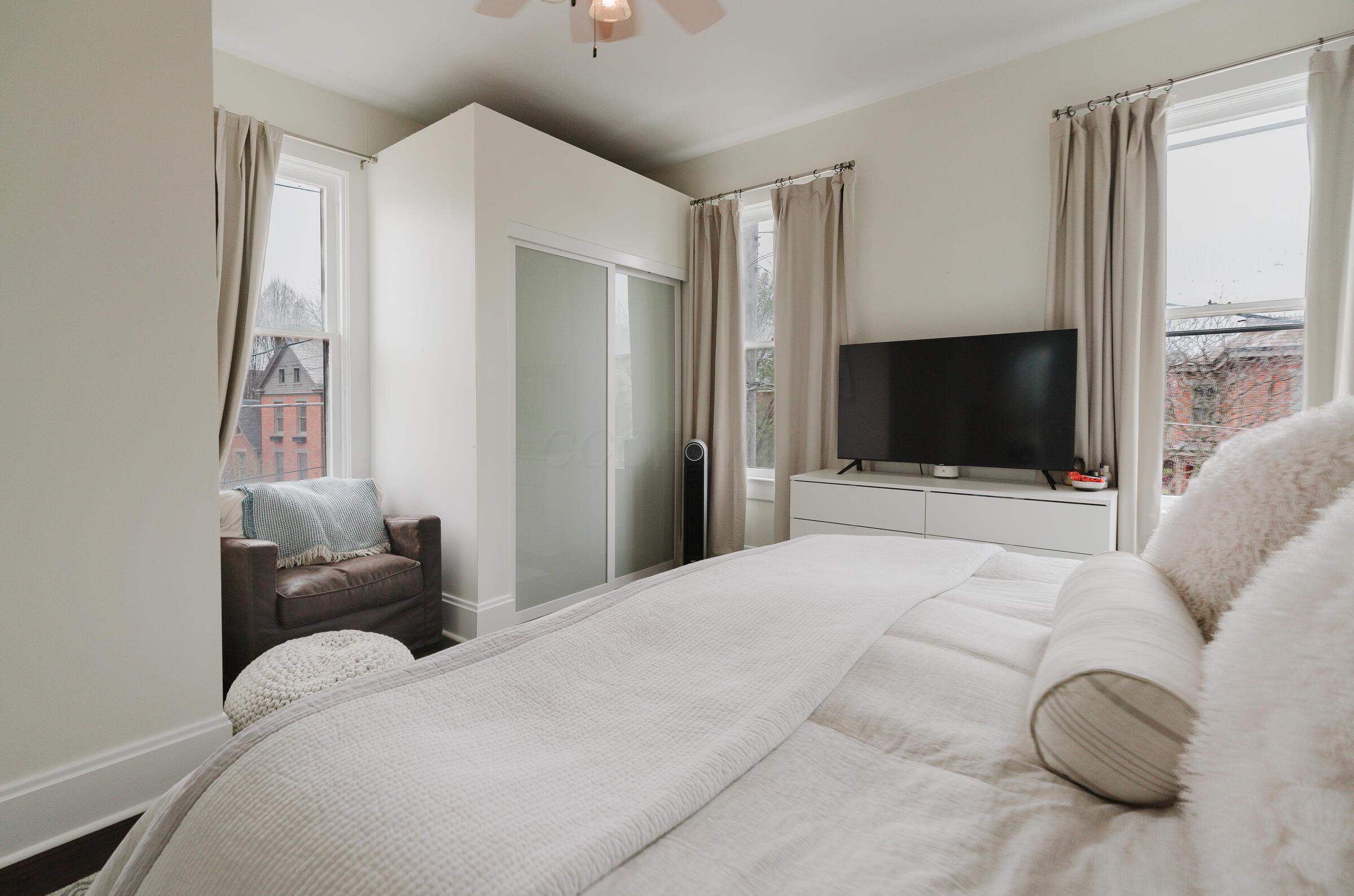 738-740 S 5th Street