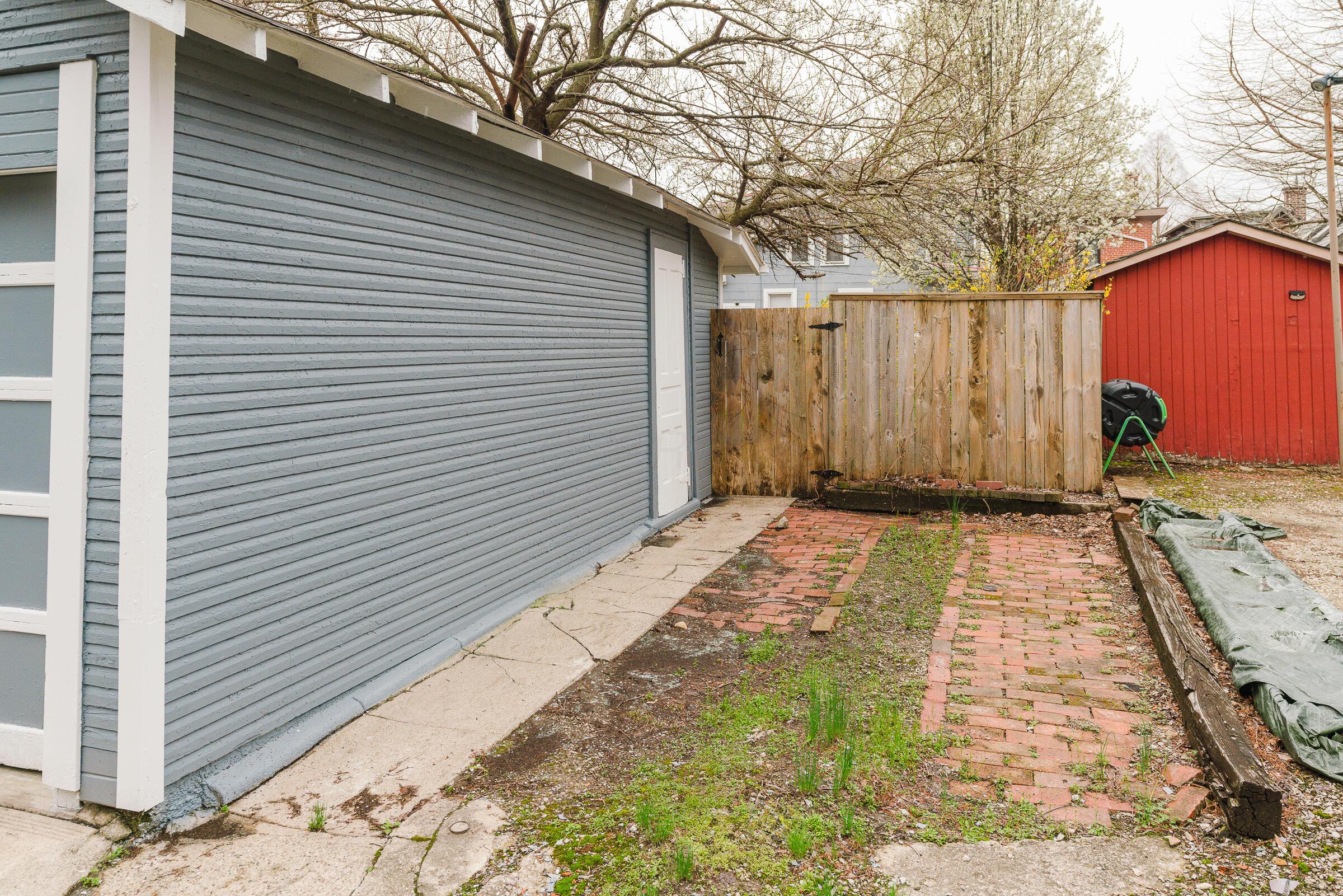 738-740 S 5th Street