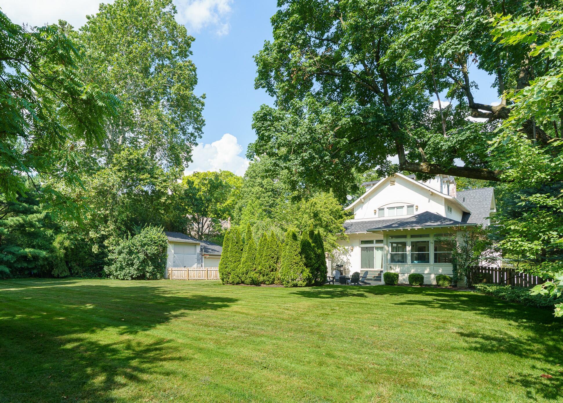 439 S Parkview Avenue