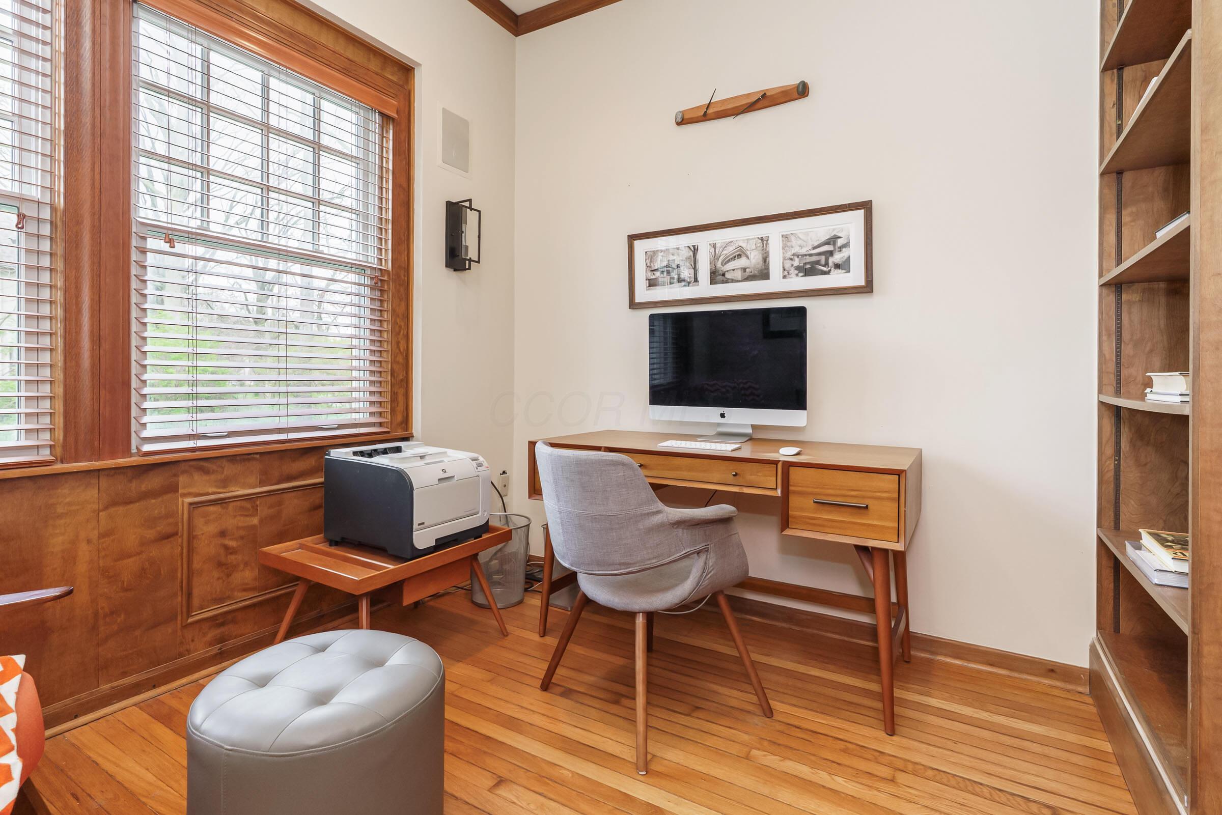 439 S Parkview Avenue