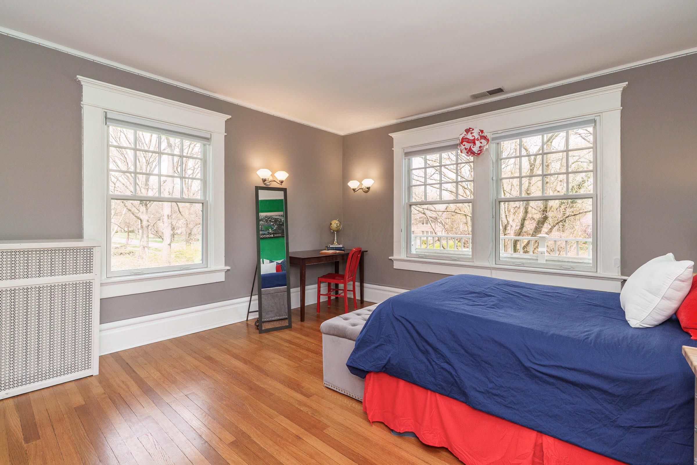 439 S Parkview Avenue