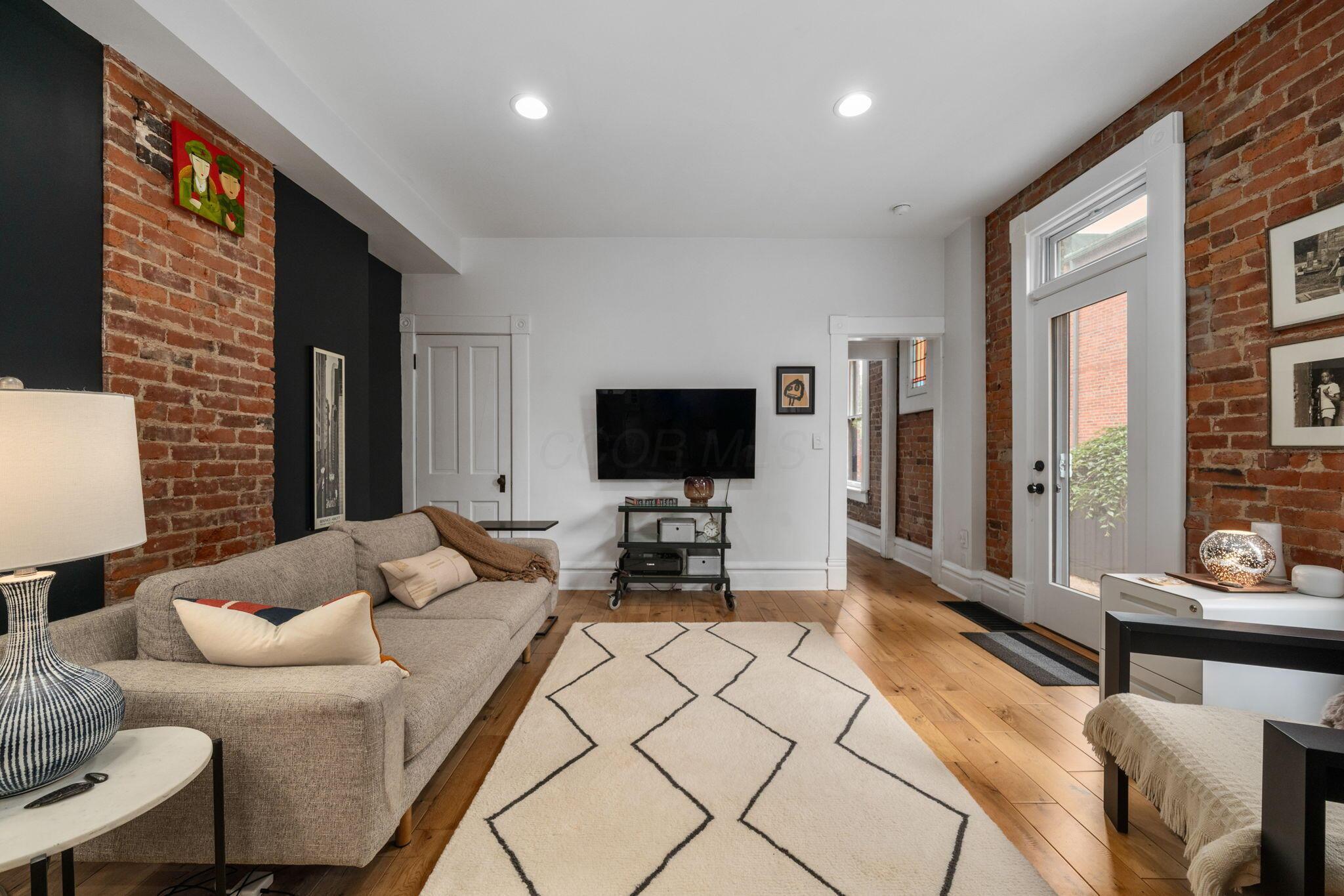 363 E Kossuth Street