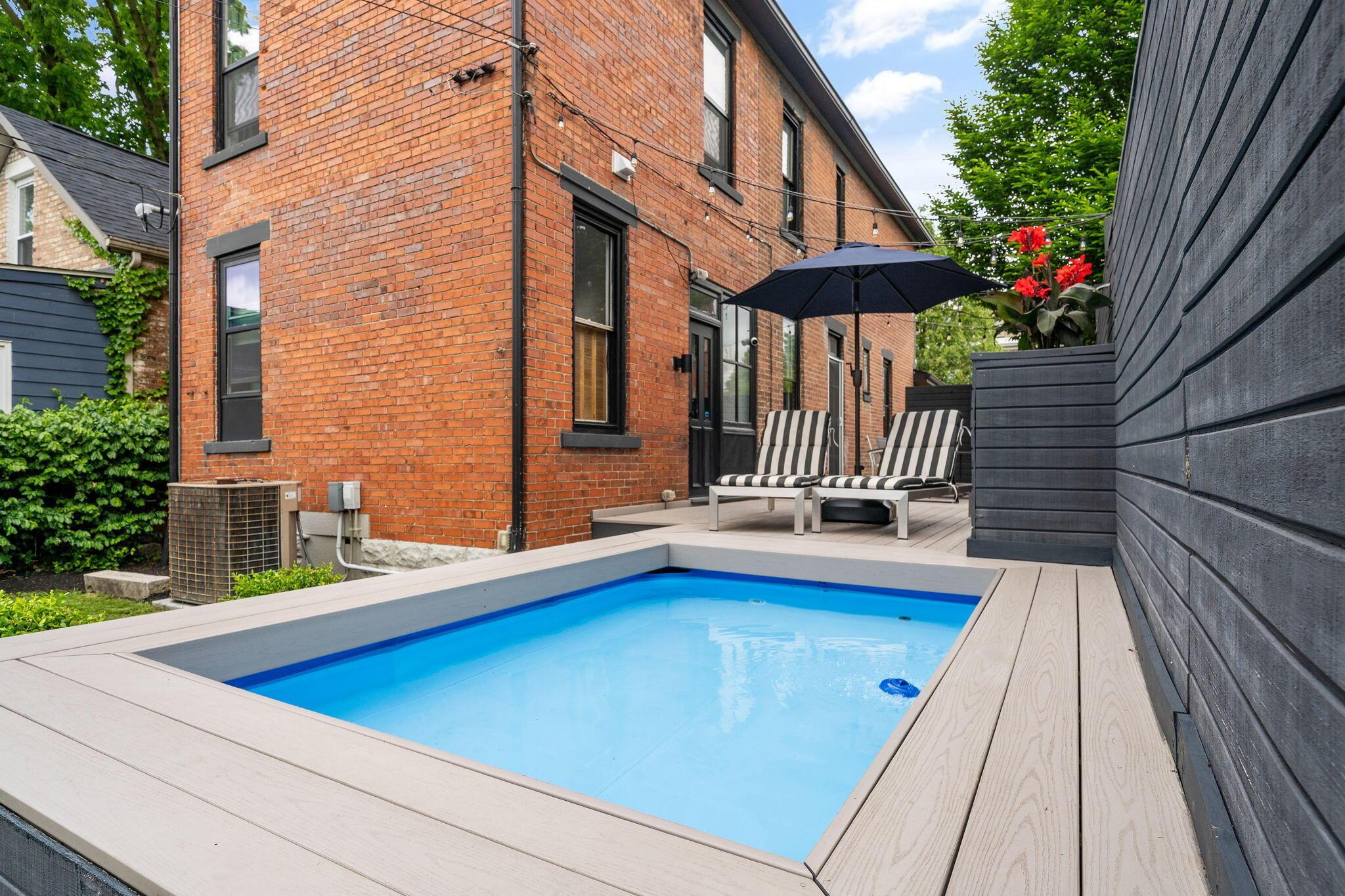 363 E Kossuth Street