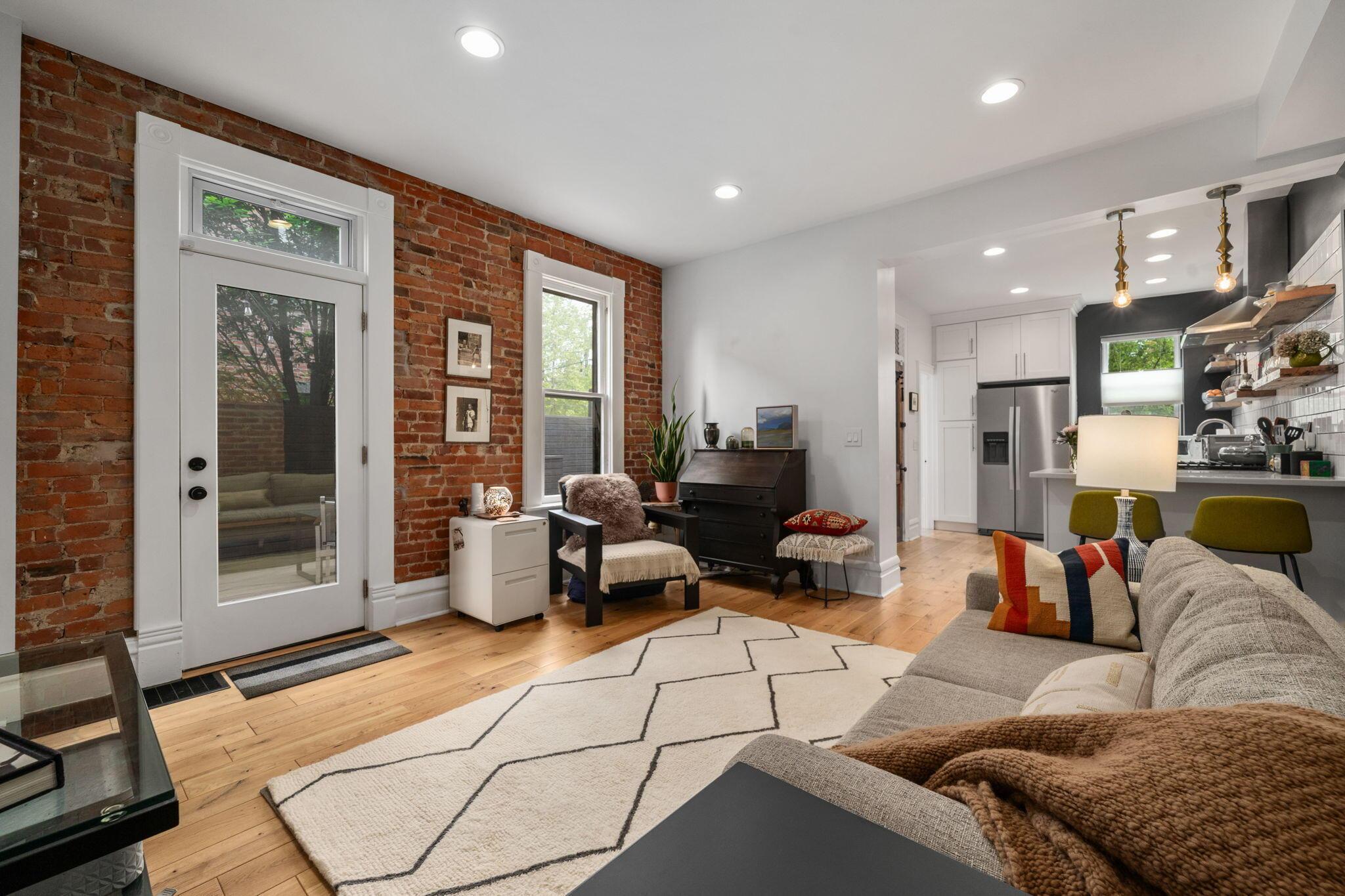 363 E Kossuth Street