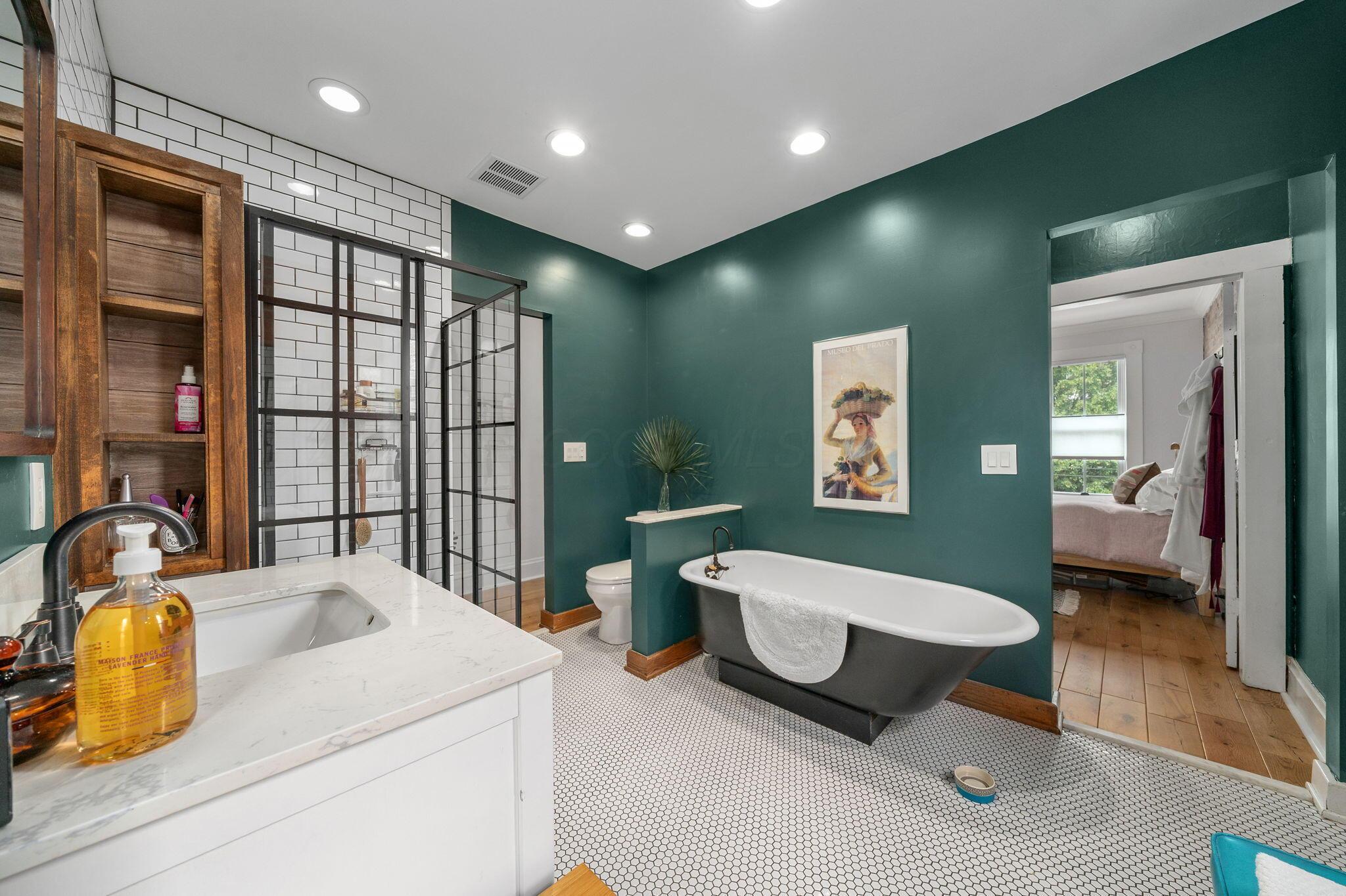 363 E Kossuth Street