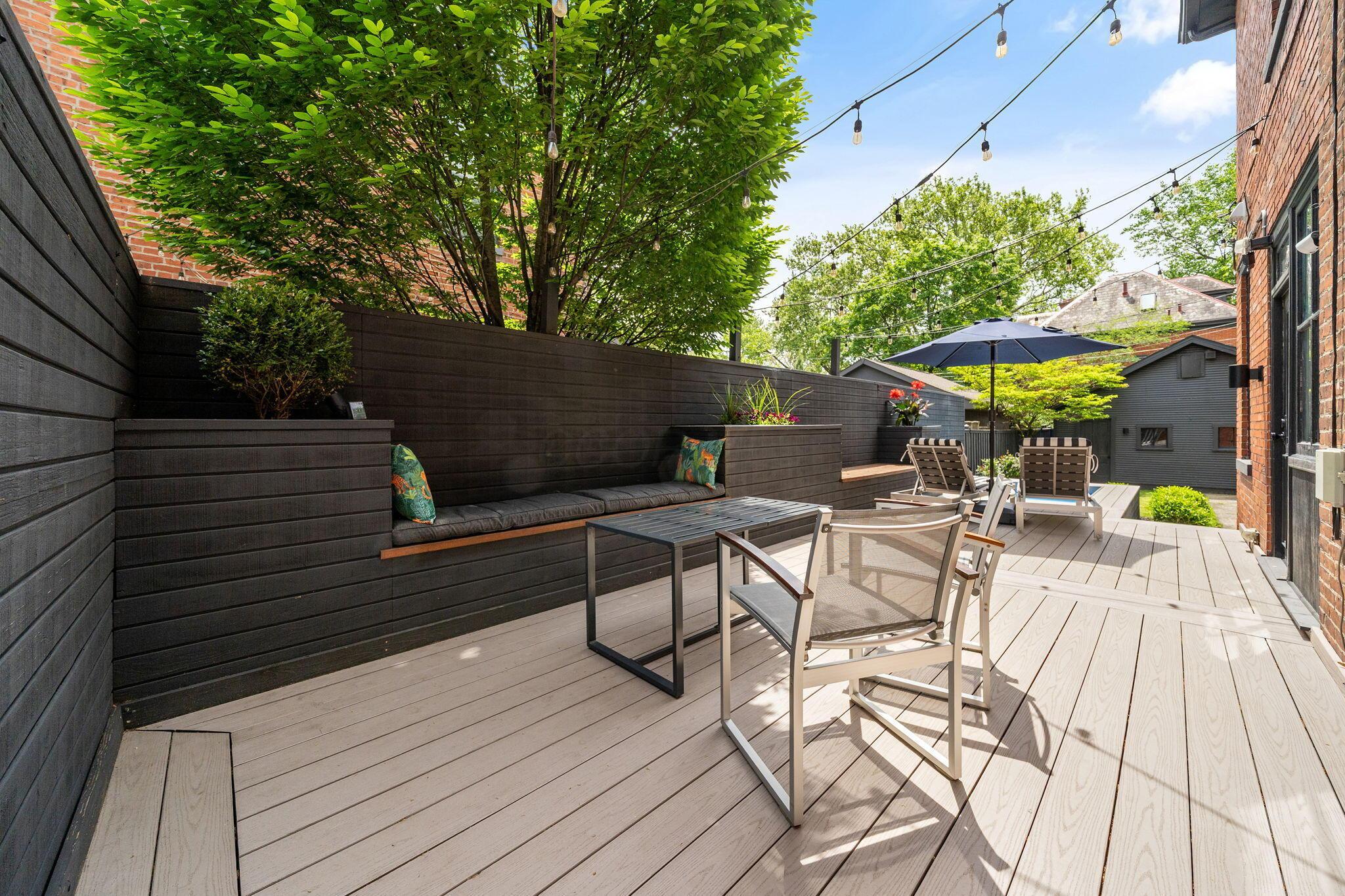 363 E Kossuth Street