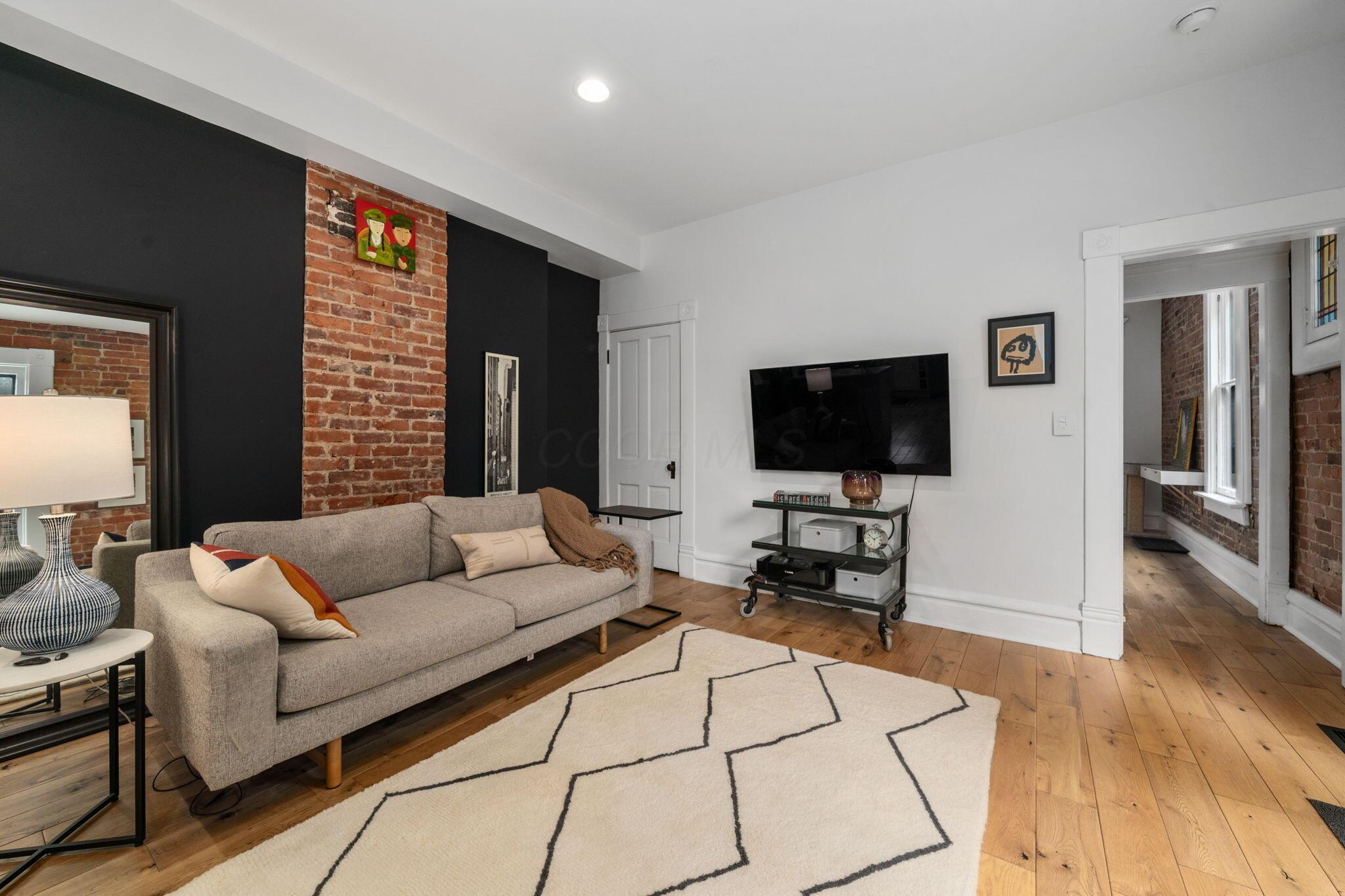 363 E Kossuth Street