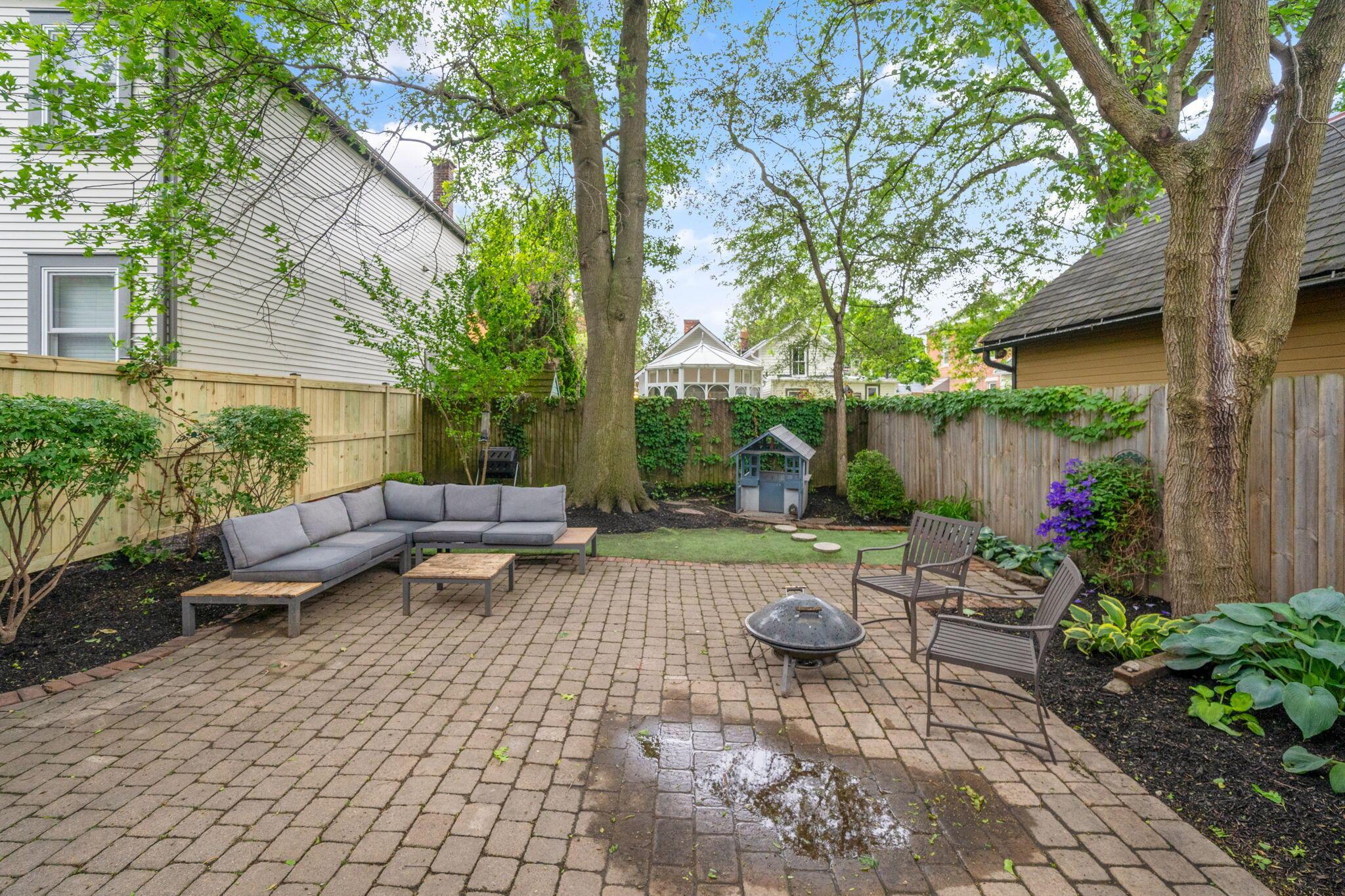 843 City Park Avenue