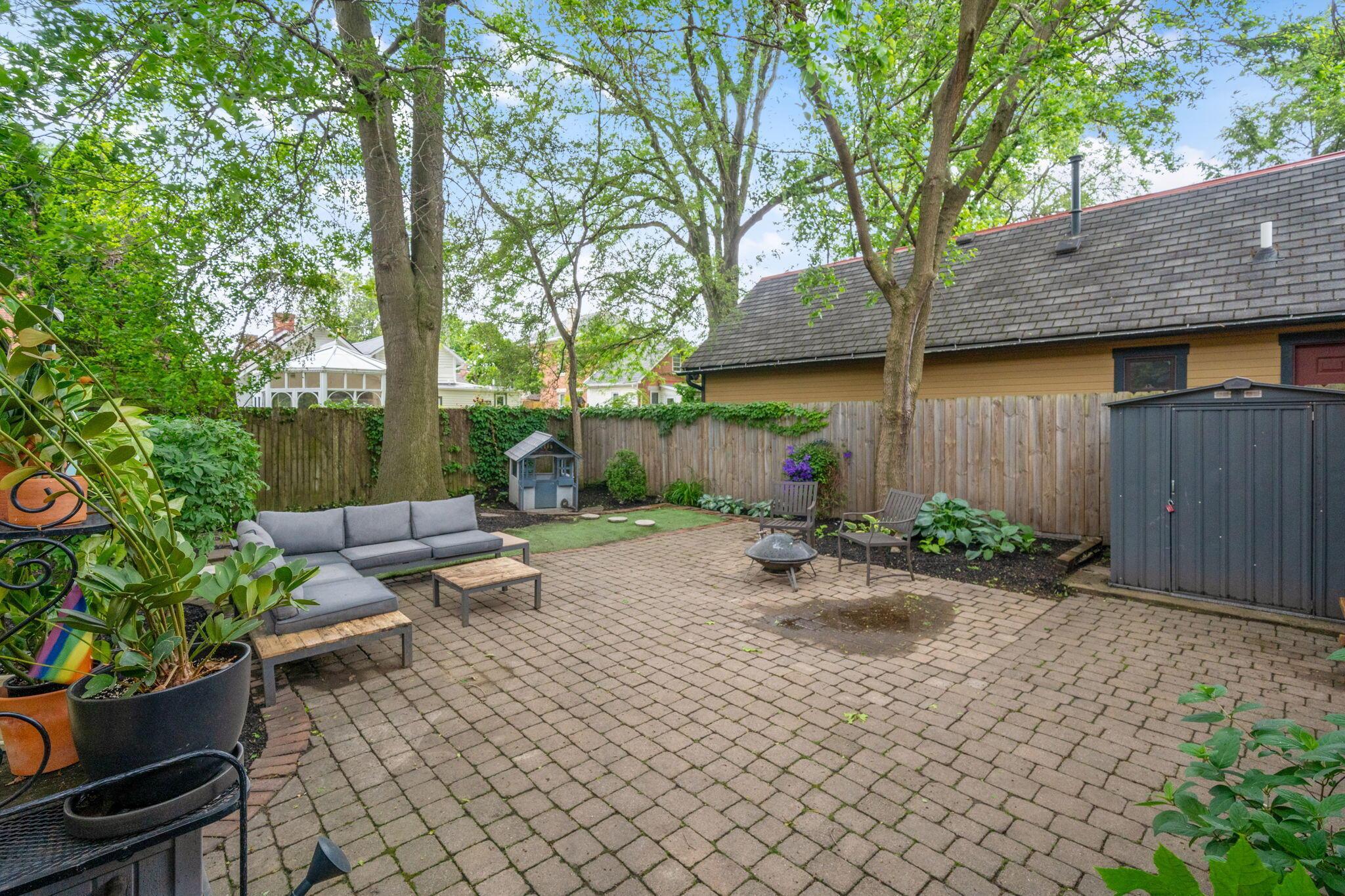 843 City Park Avenue