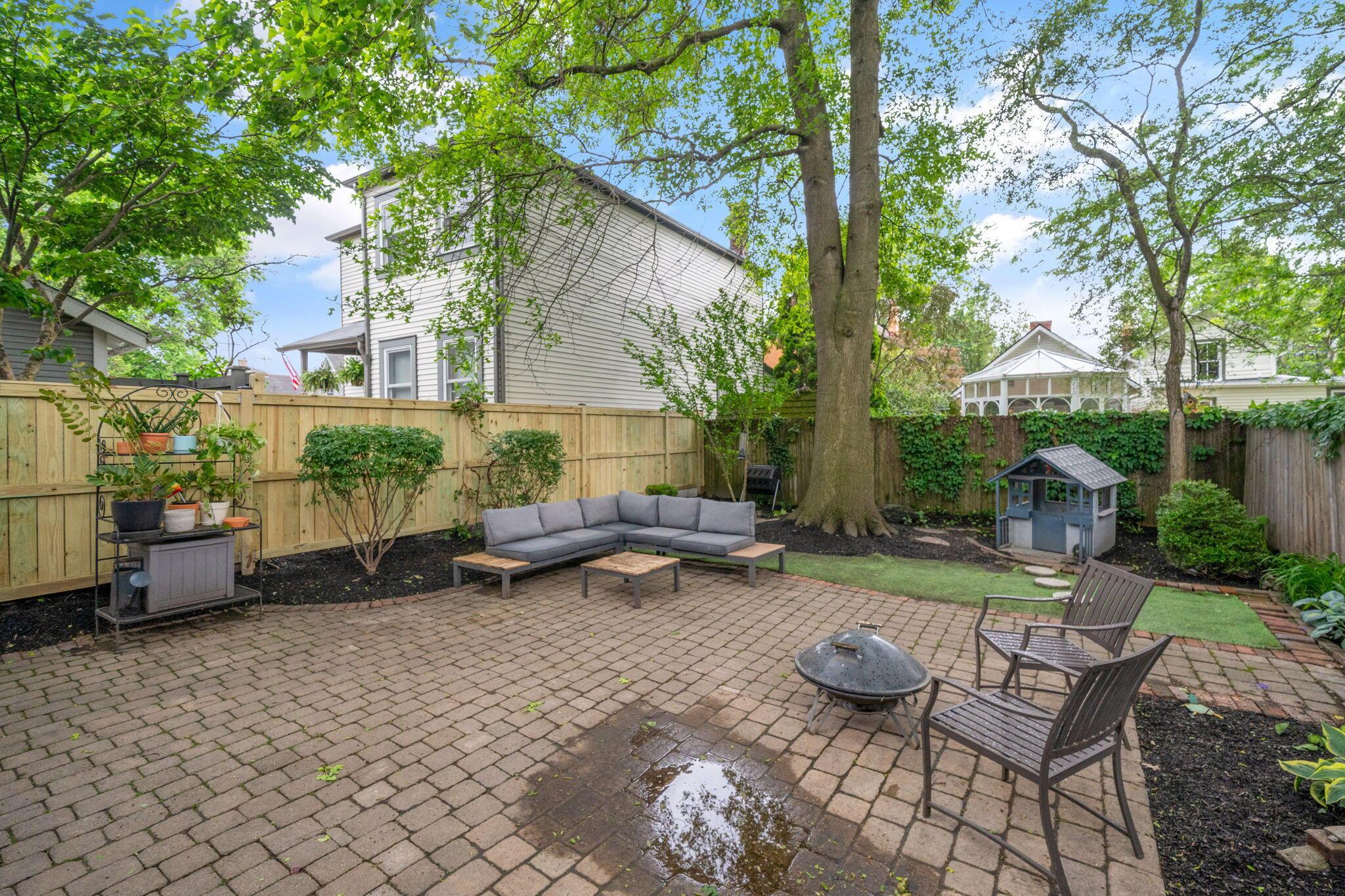 843 City Park Avenue