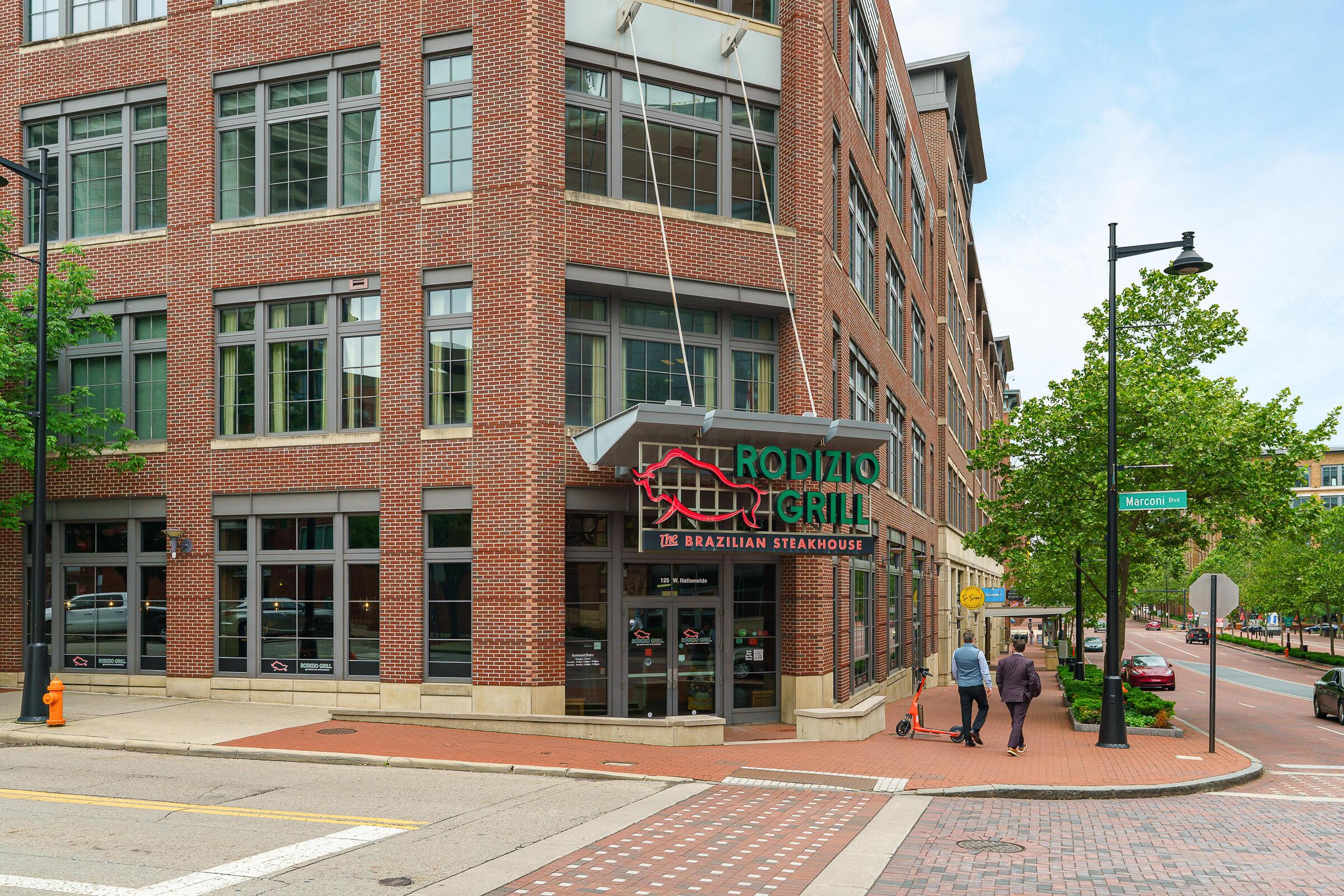 251 Daniel Burnham Square, 703