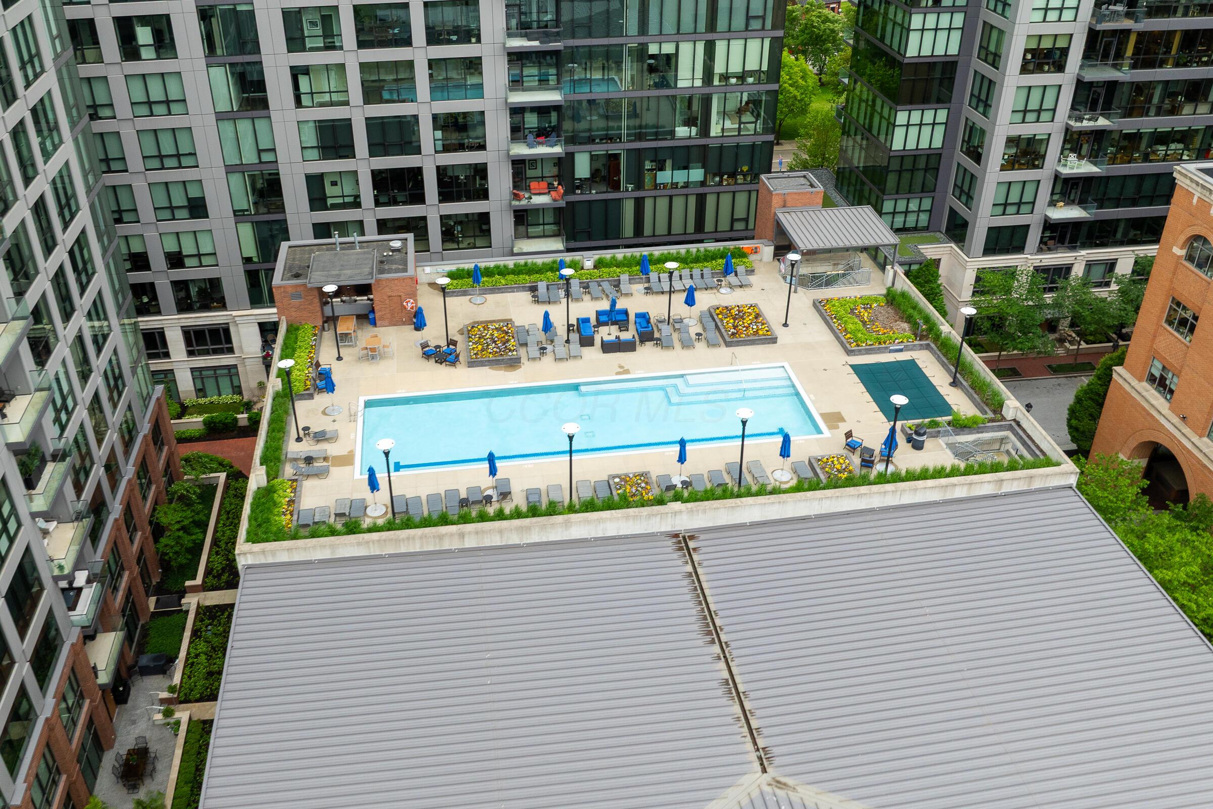 251 Daniel Burnham Square, 703