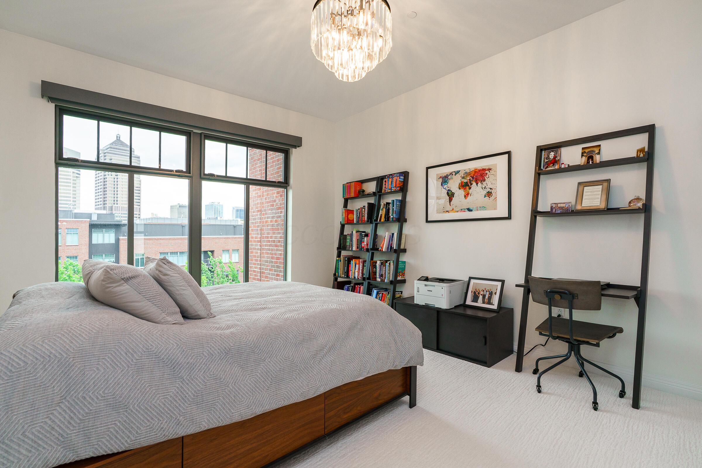 251 Daniel Burnham Square, 703