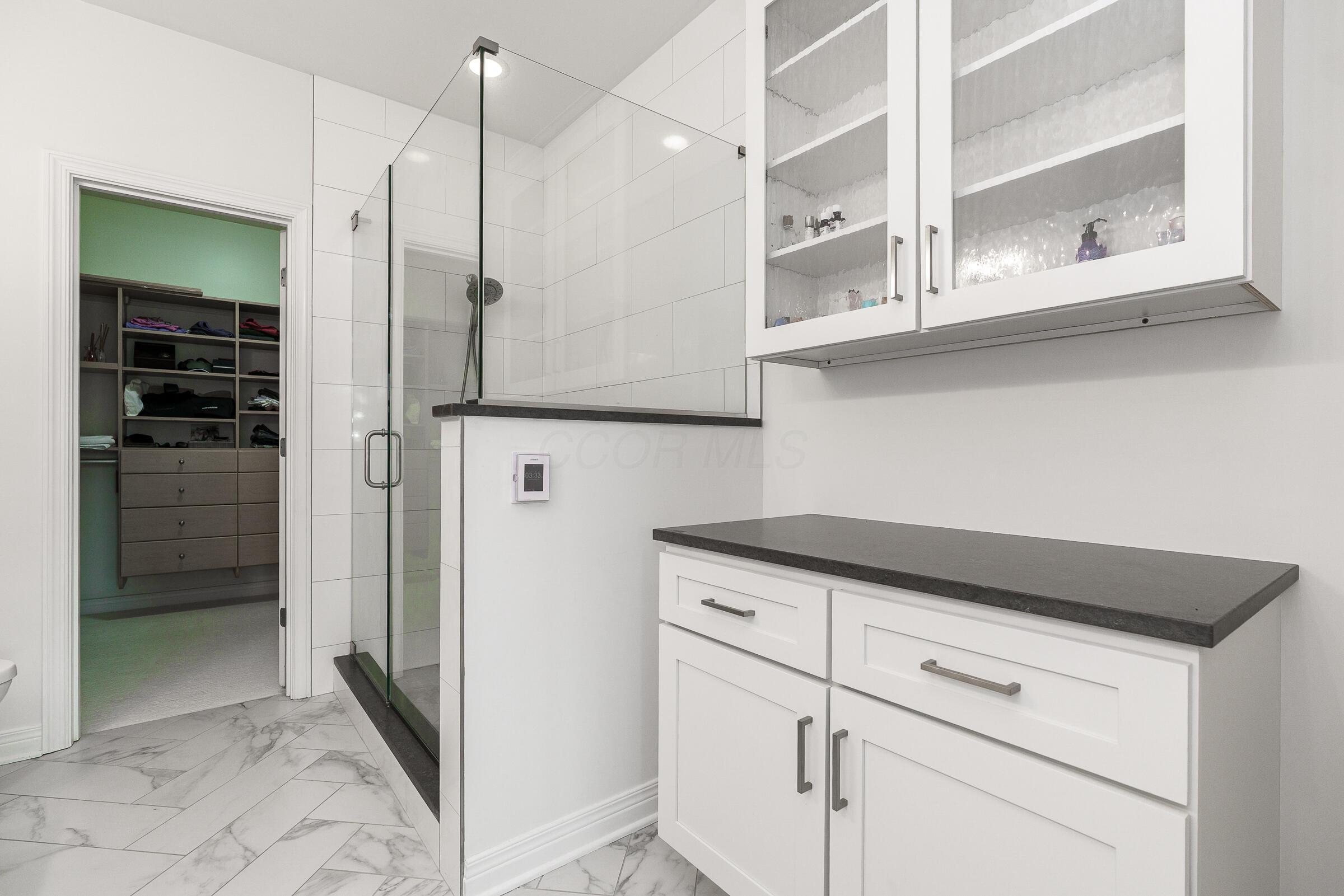 251 Daniel Burnham Square, 703