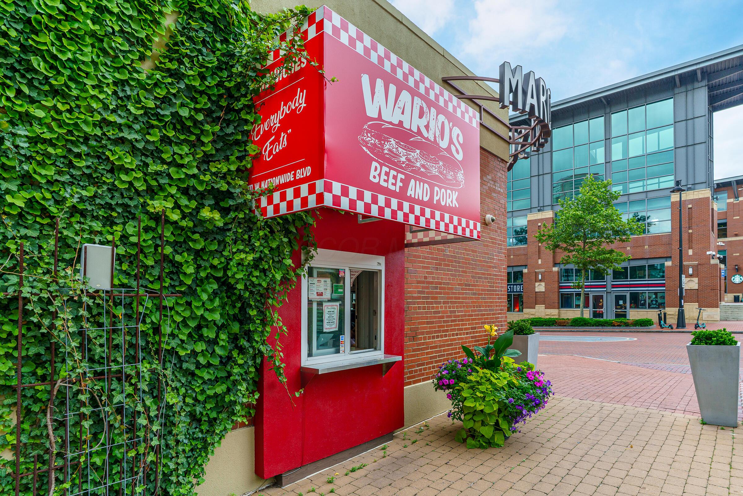 251 Daniel Burnham Square, 703