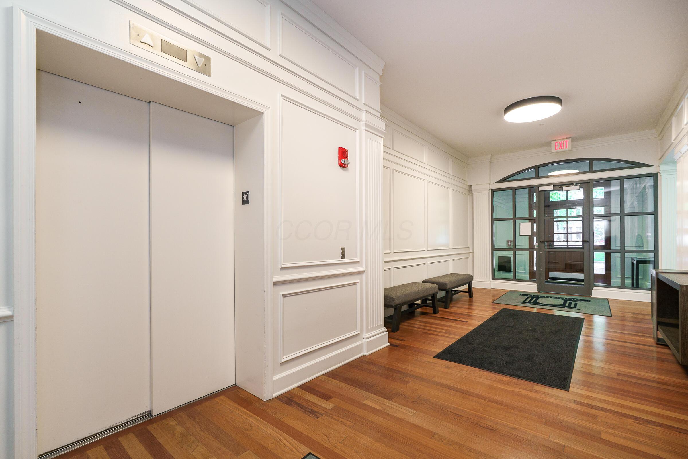 251 Daniel Burnham Square, 703