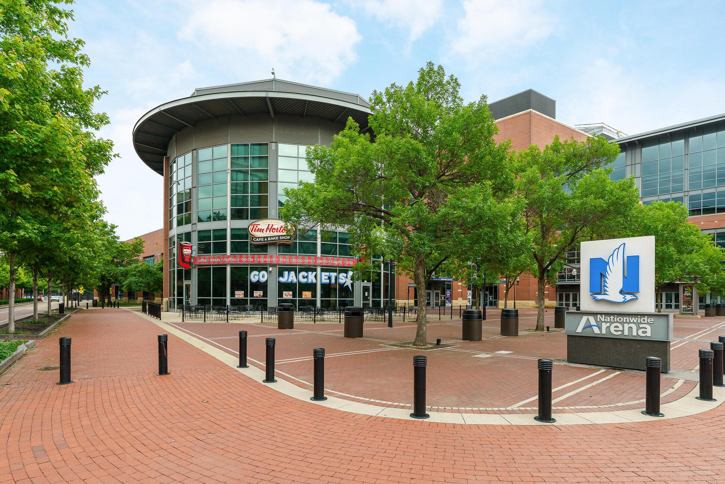 251 Daniel Burnham Square, 703