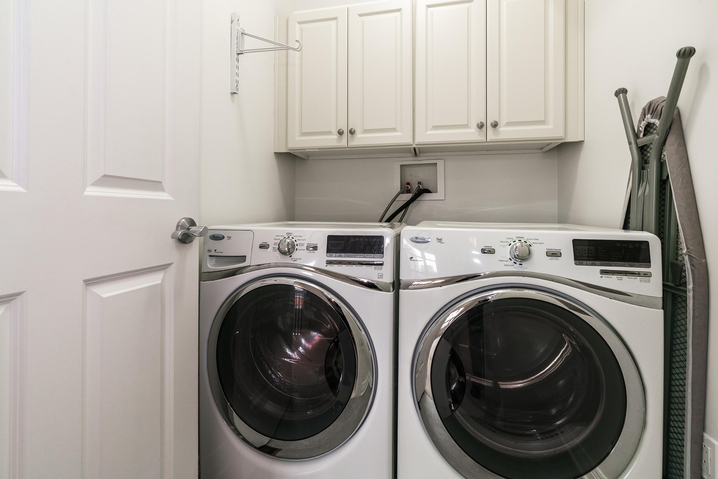 251 Daniel Burnham Square, 703