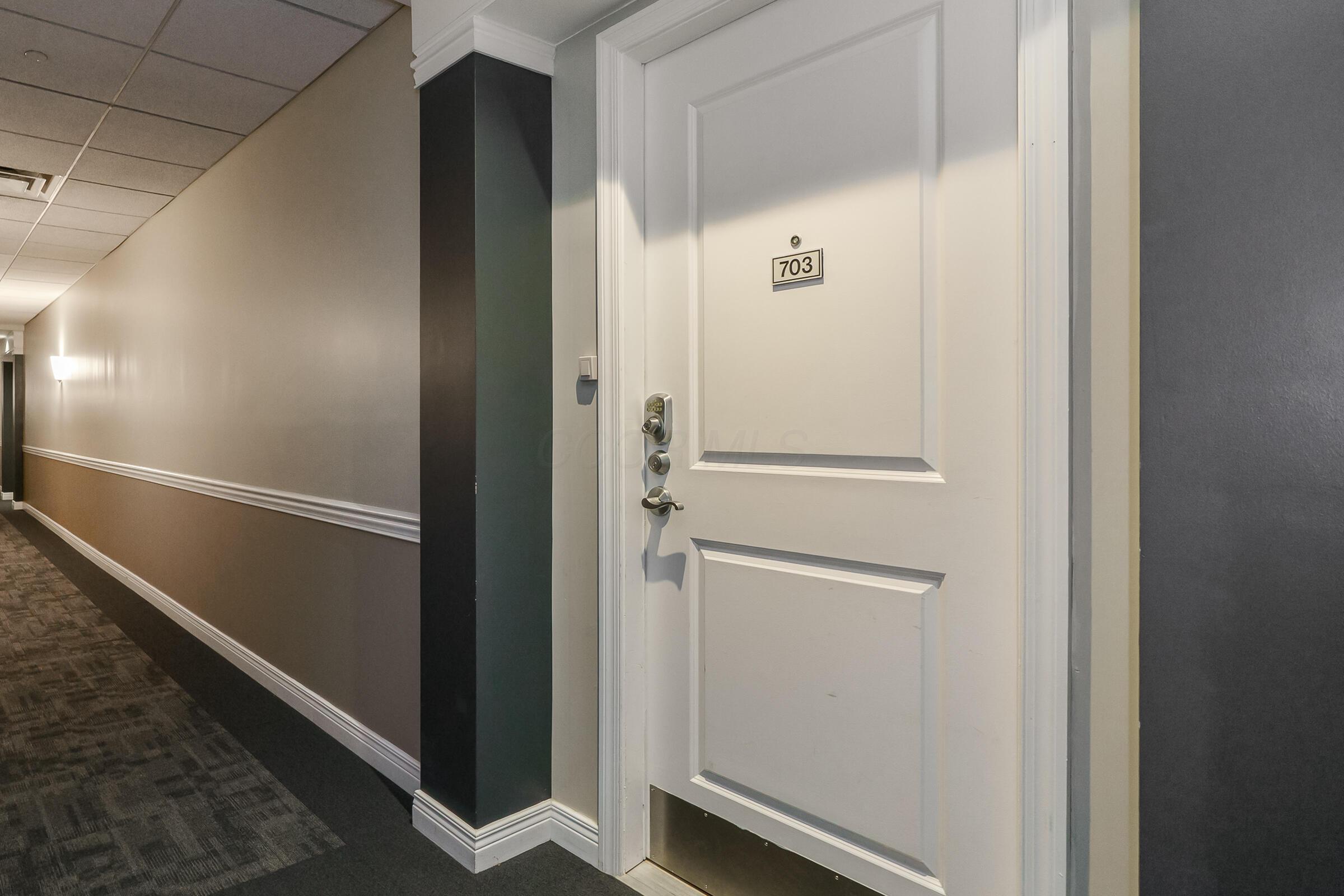 251 Daniel Burnham Square, 703