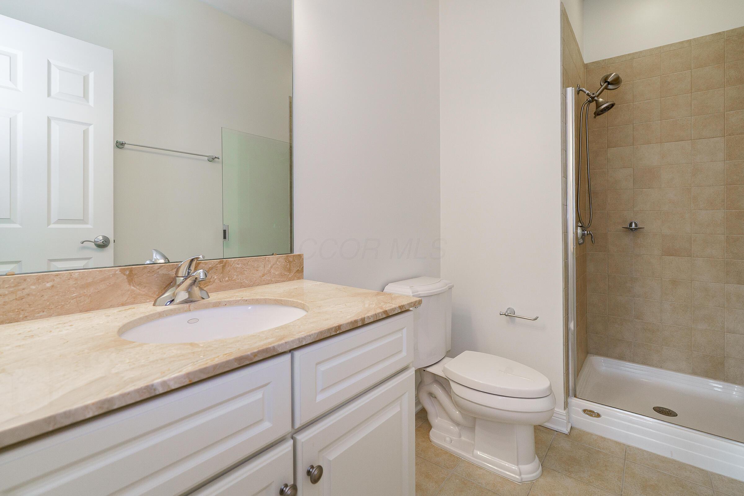 251 Daniel Burnham Square, 703