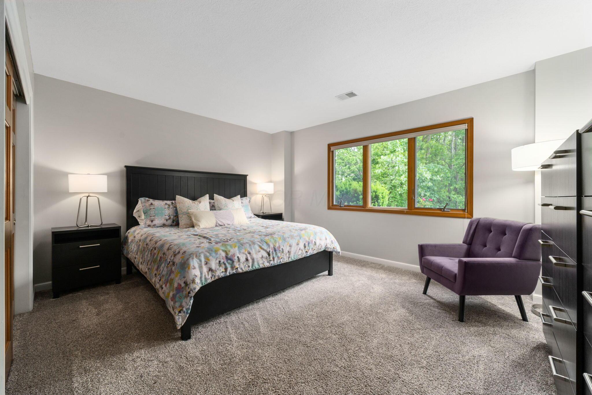 6659 Lakeside Circle E