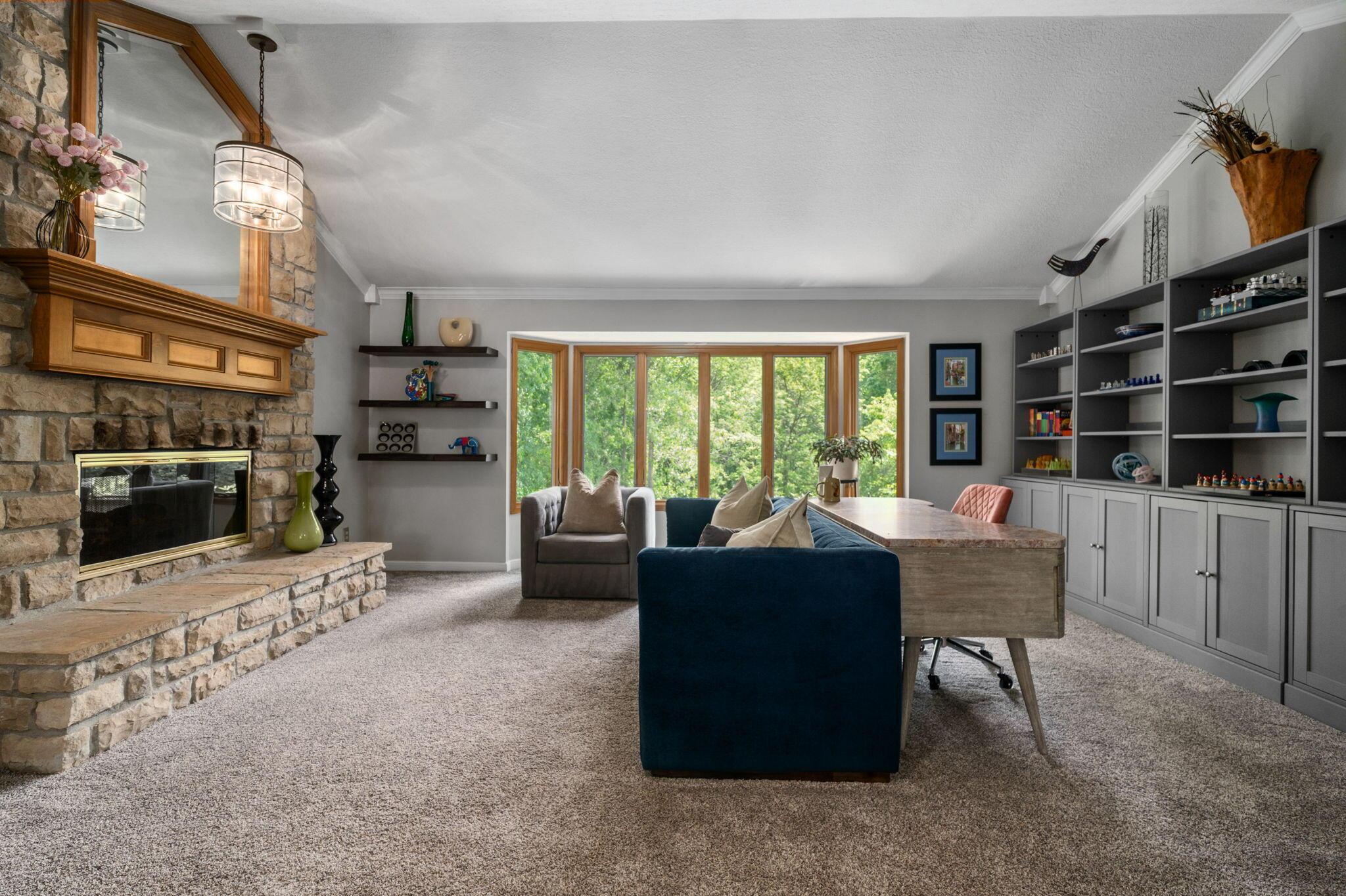 6659 Lakeside Circle E