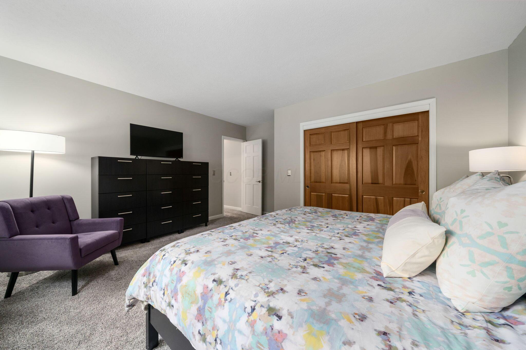 6659 Lakeside Circle E