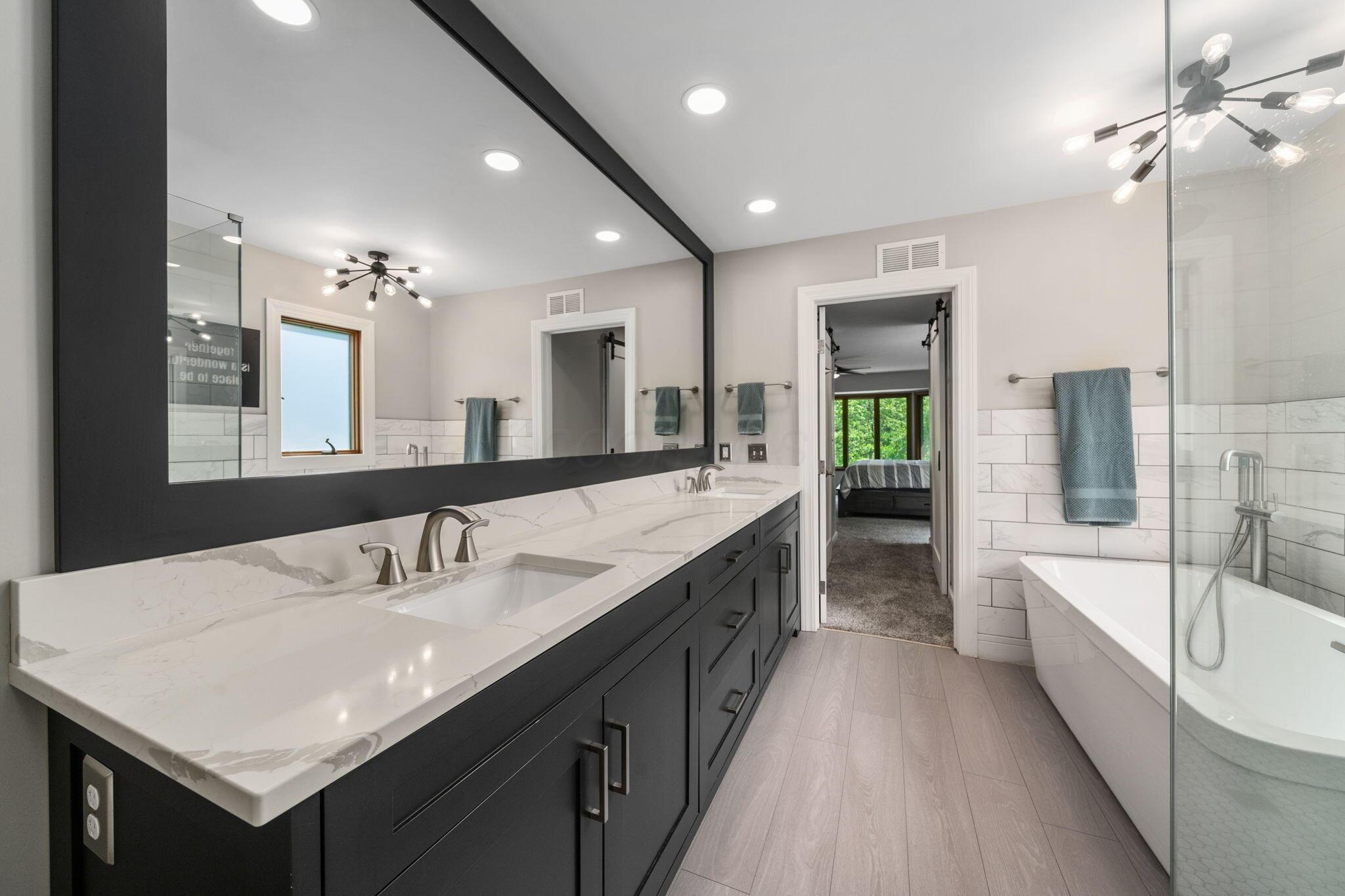 6659 Lakeside Circle E