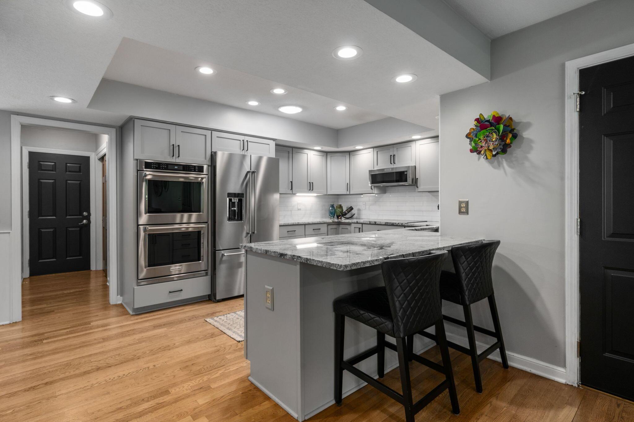 6659 Lakeside Circle E