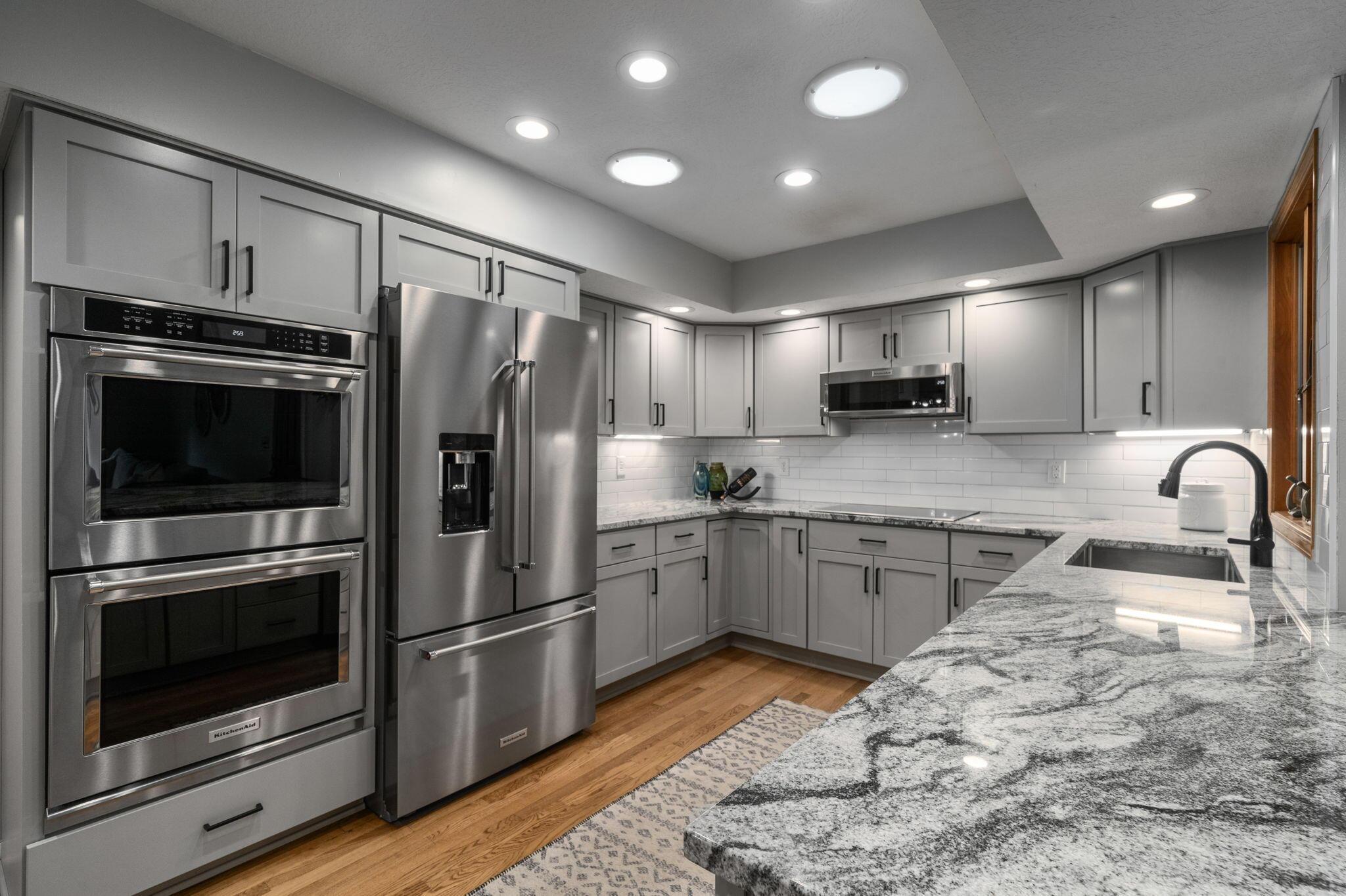 6659 Lakeside Circle E