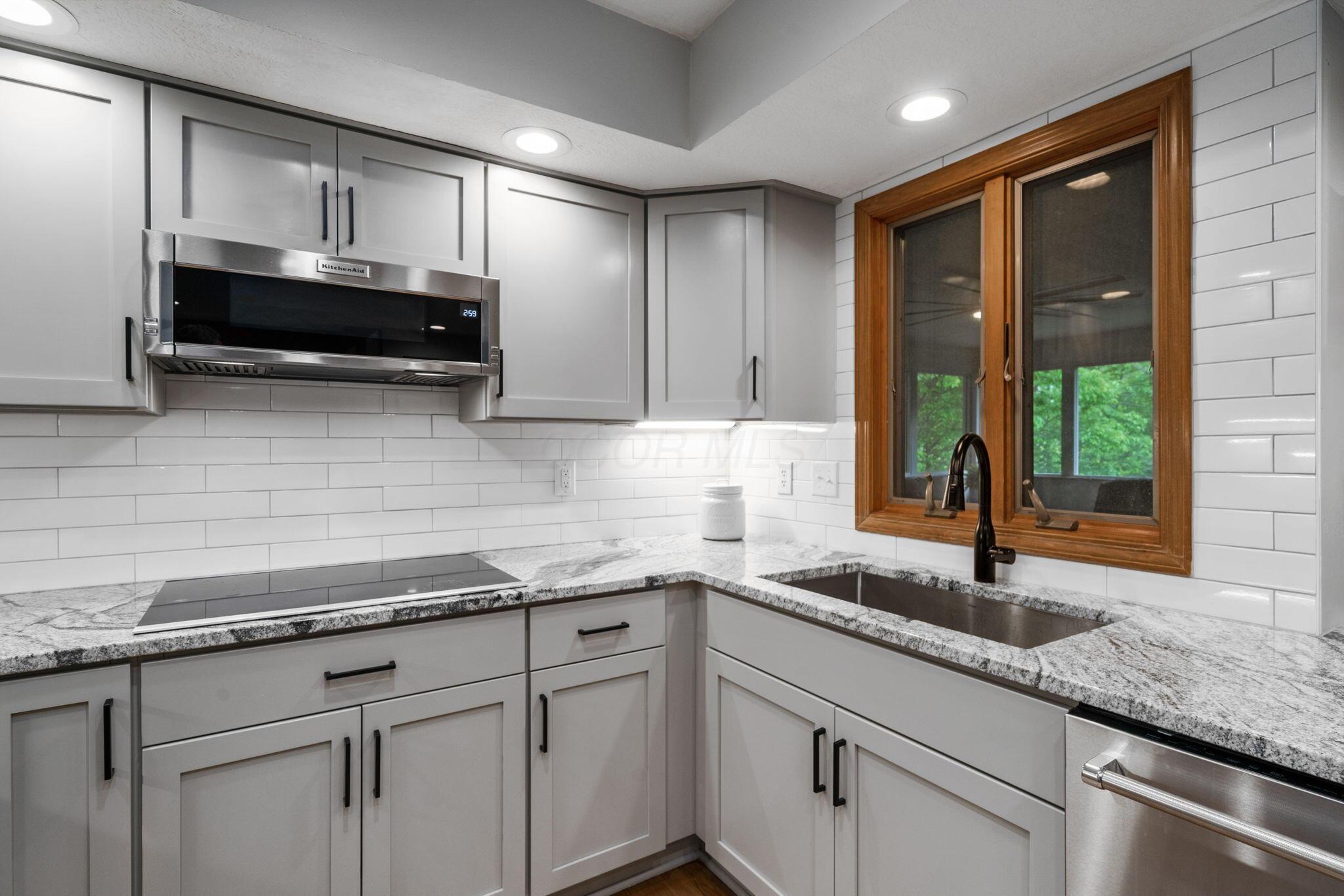 6659 Lakeside Circle E