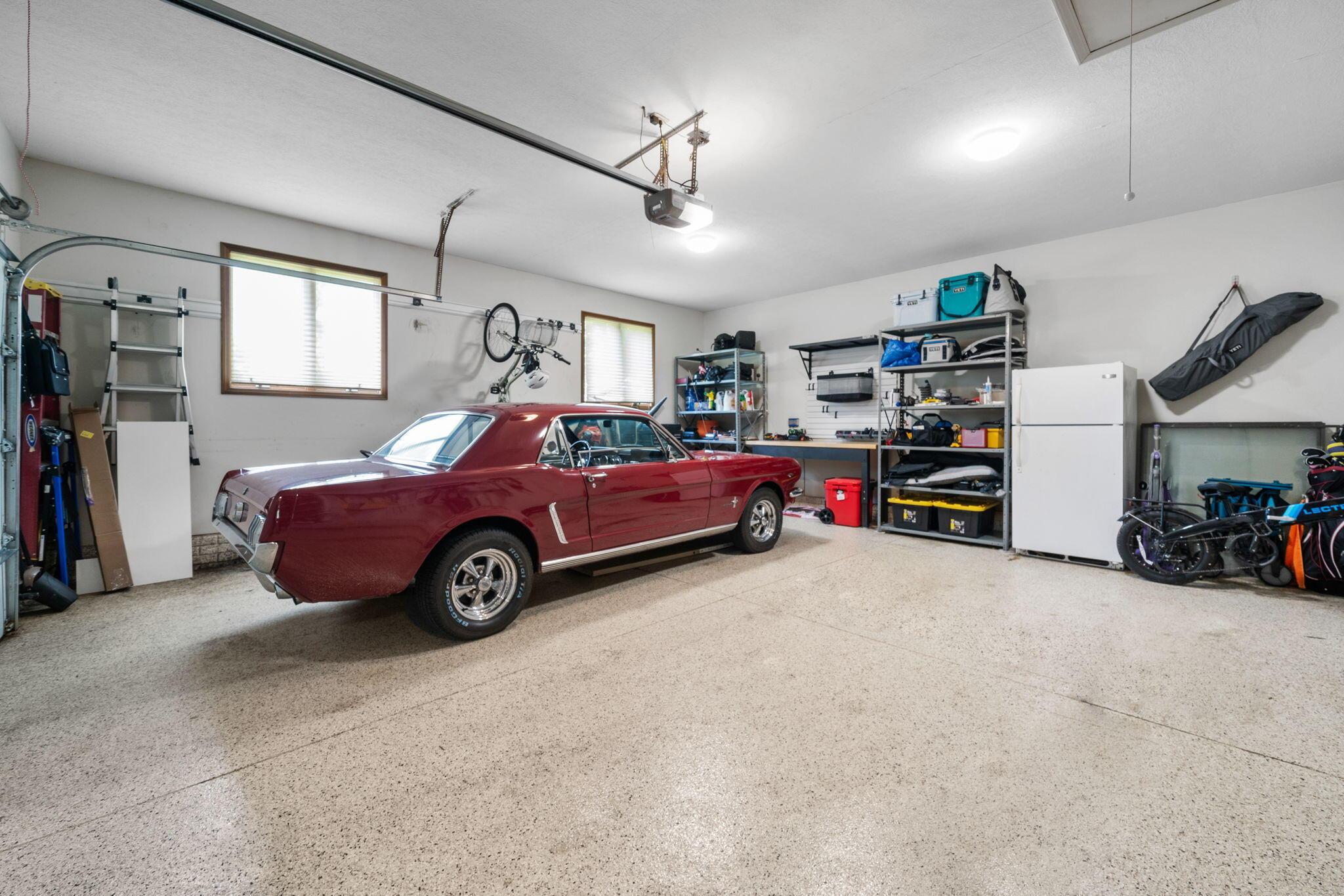 6659 Lakeside Circle E