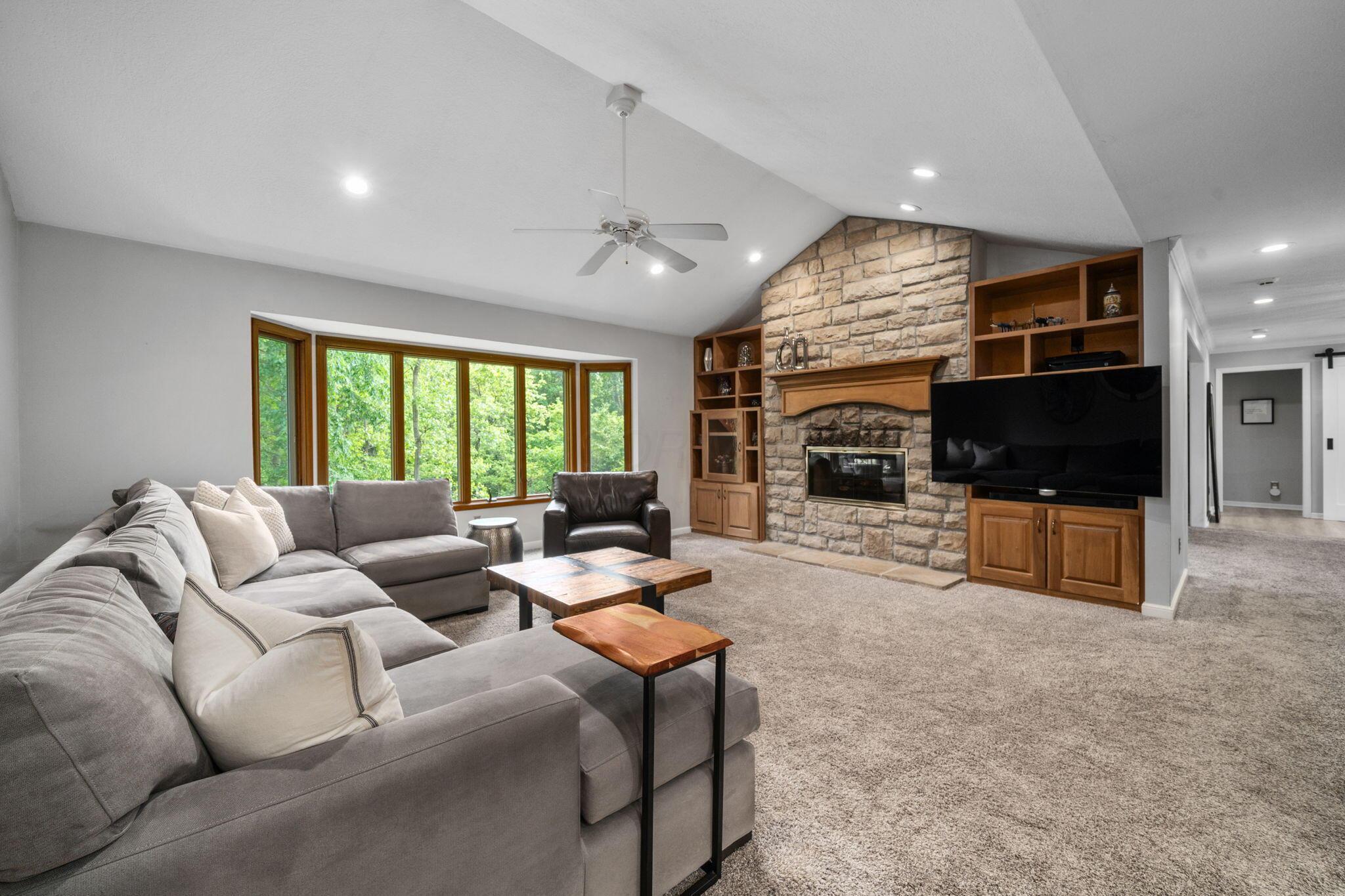 6659 Lakeside Circle E