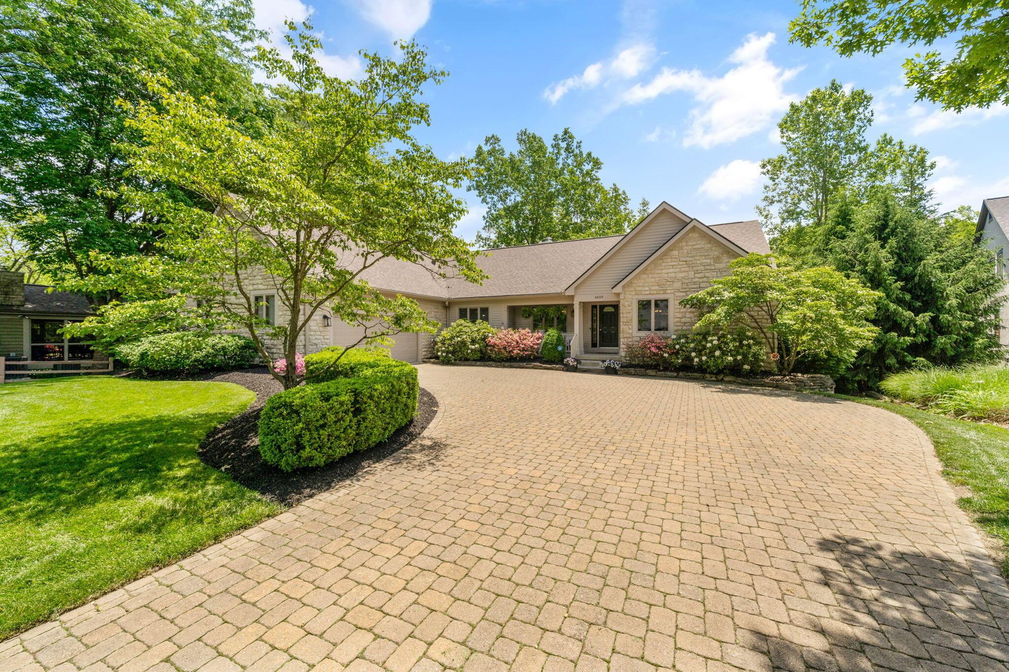 6659 Lakeside Circle E