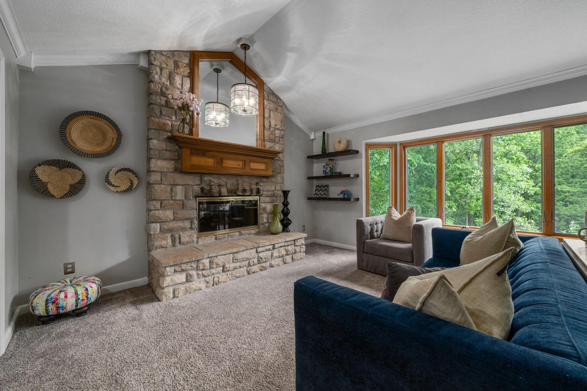 6659 Lakeside Circle E