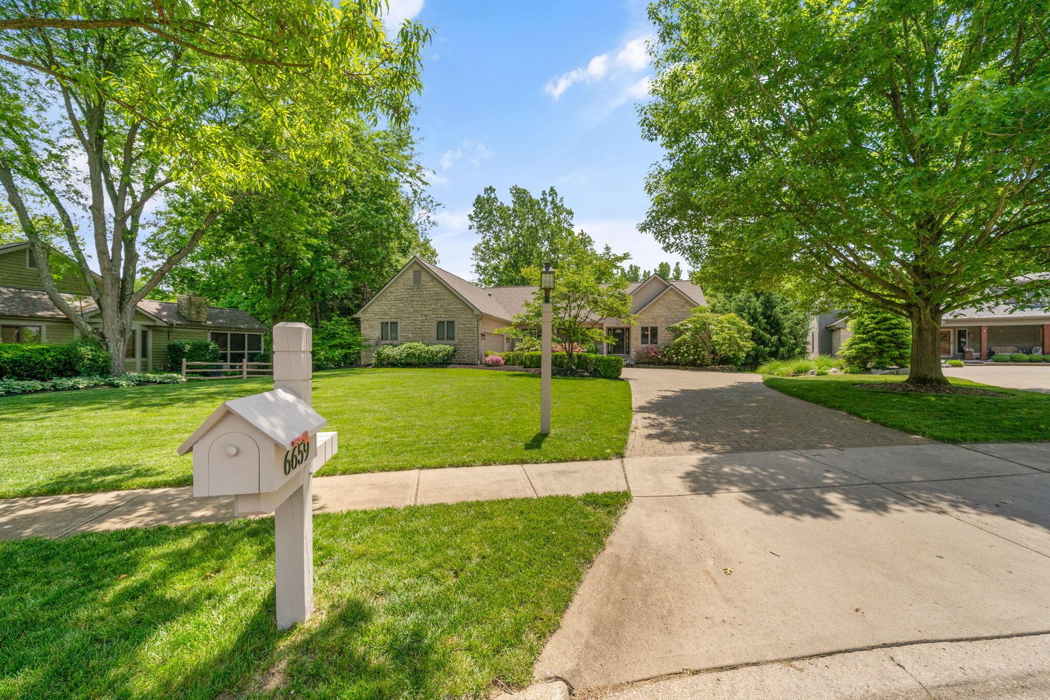 6659 Lakeside Circle E
