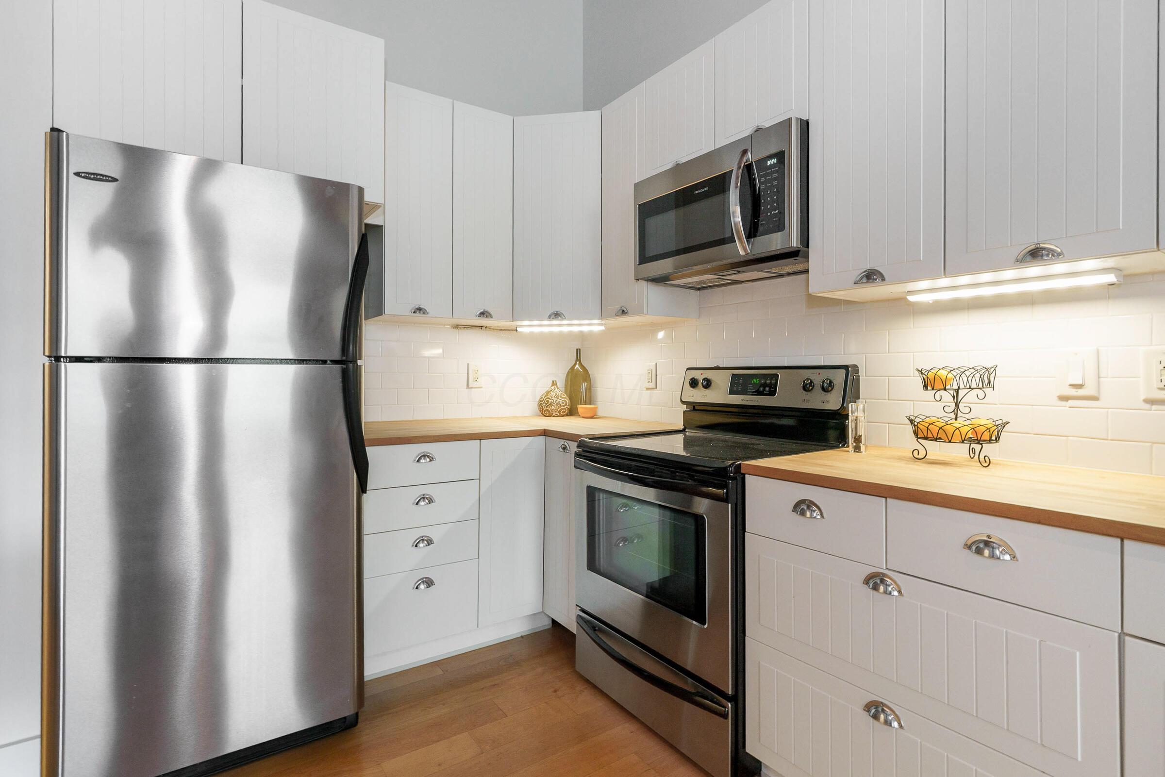 150 E Main Street, 405