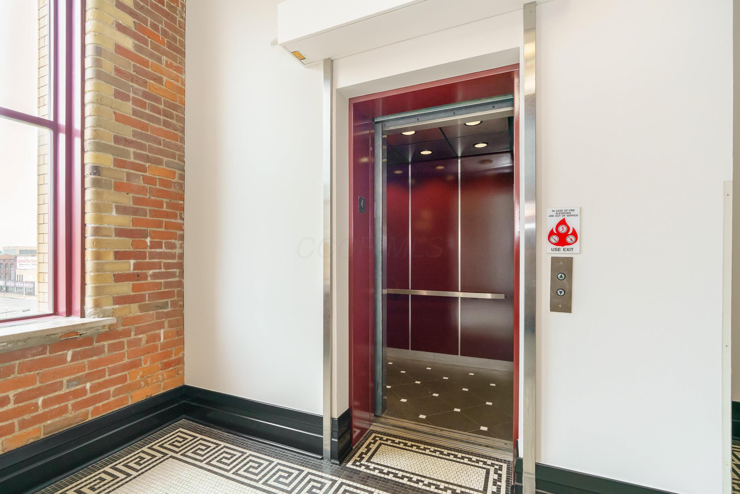 150 E Main Street, 405