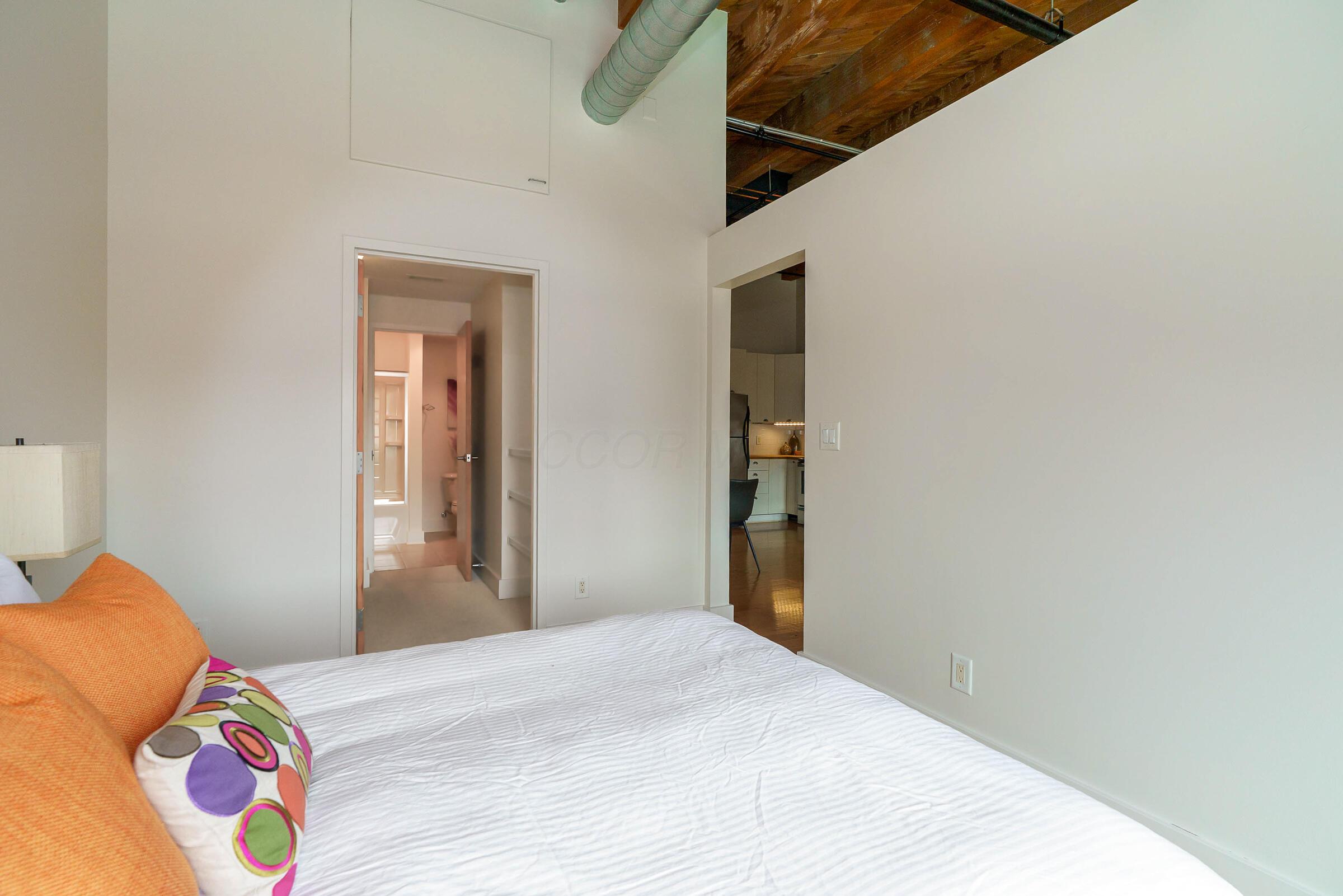 150 E Main Street, 405