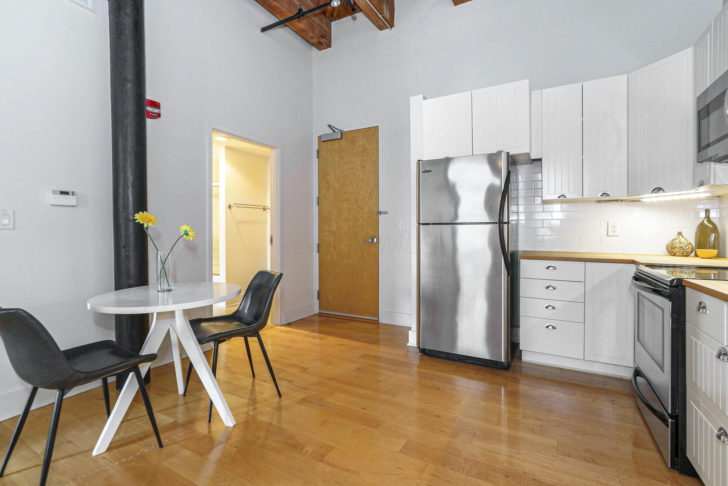 150 E Main Street, 405