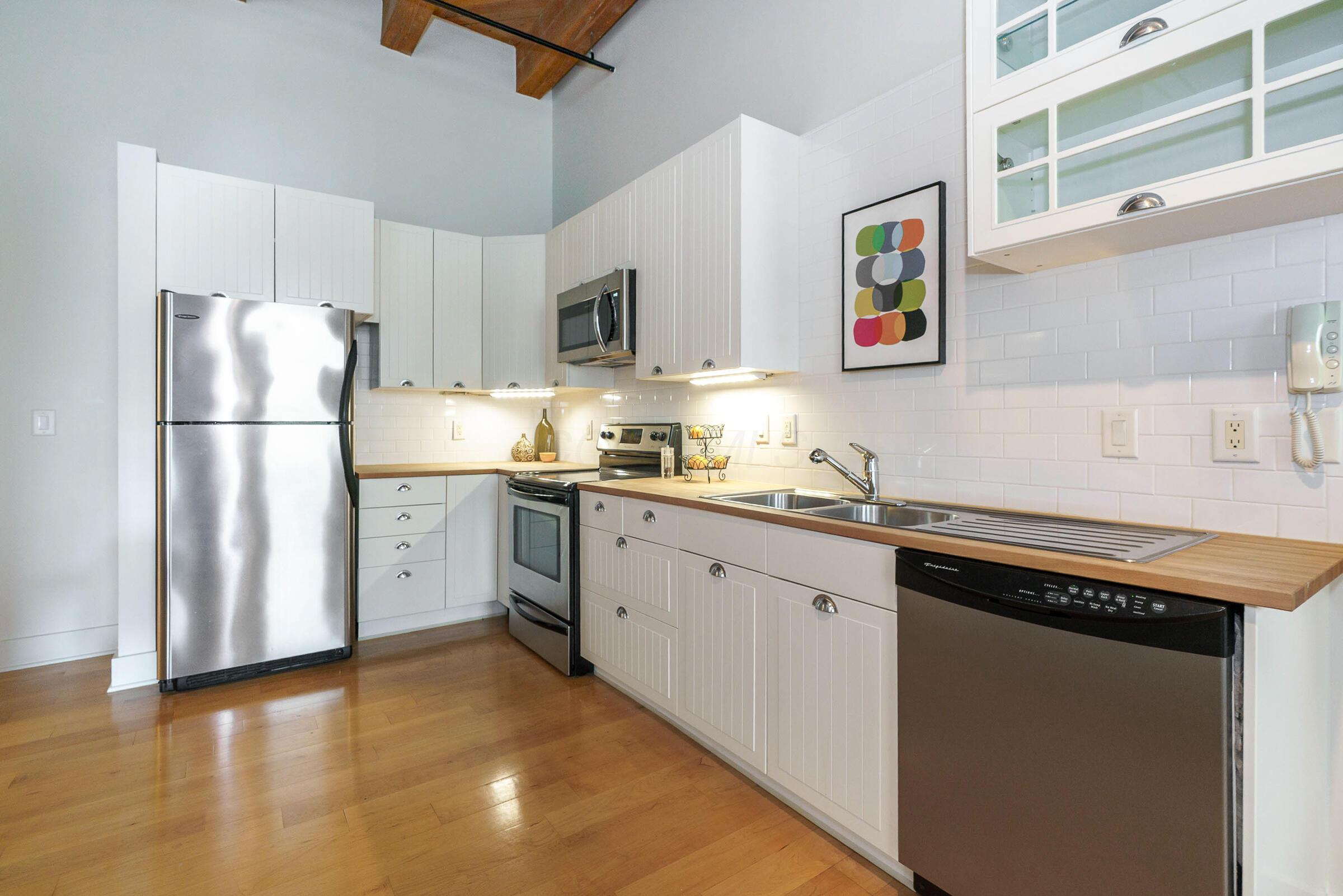 150 E Main Street, 405