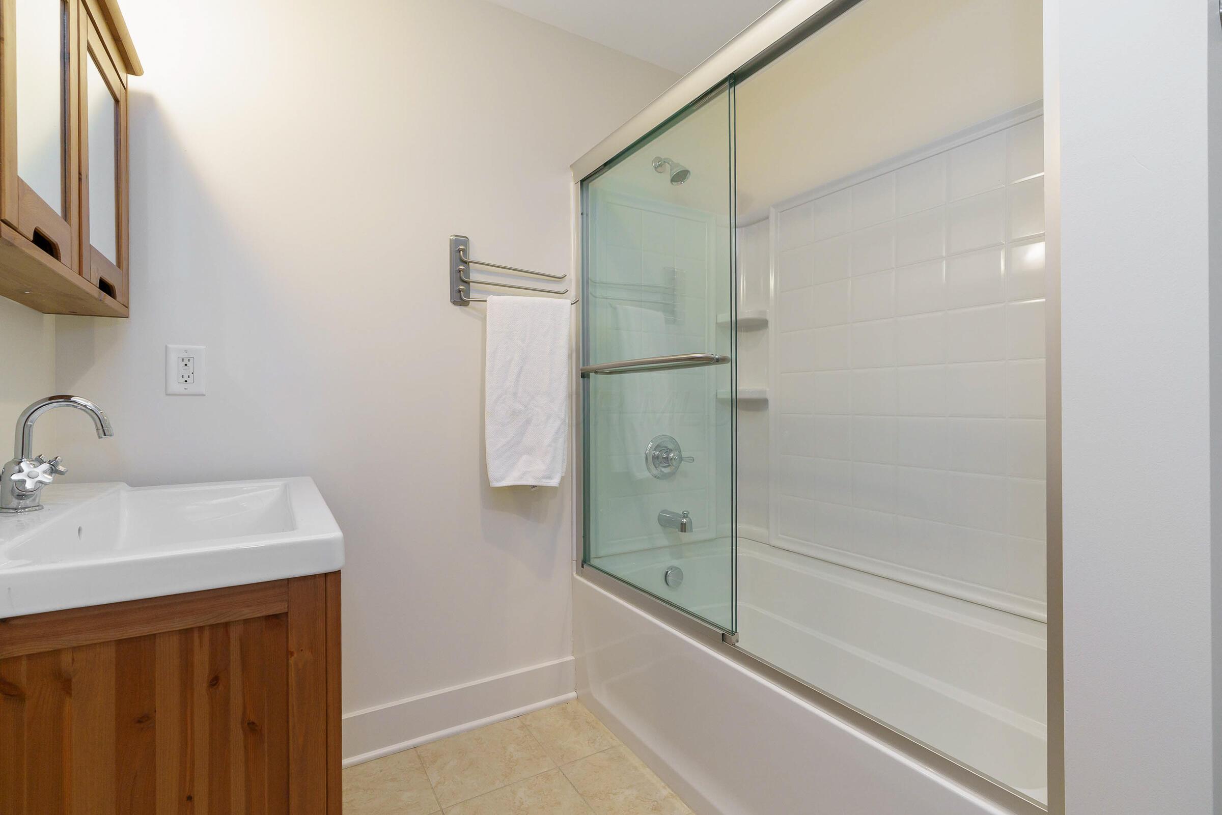 150 E Main Street, 405