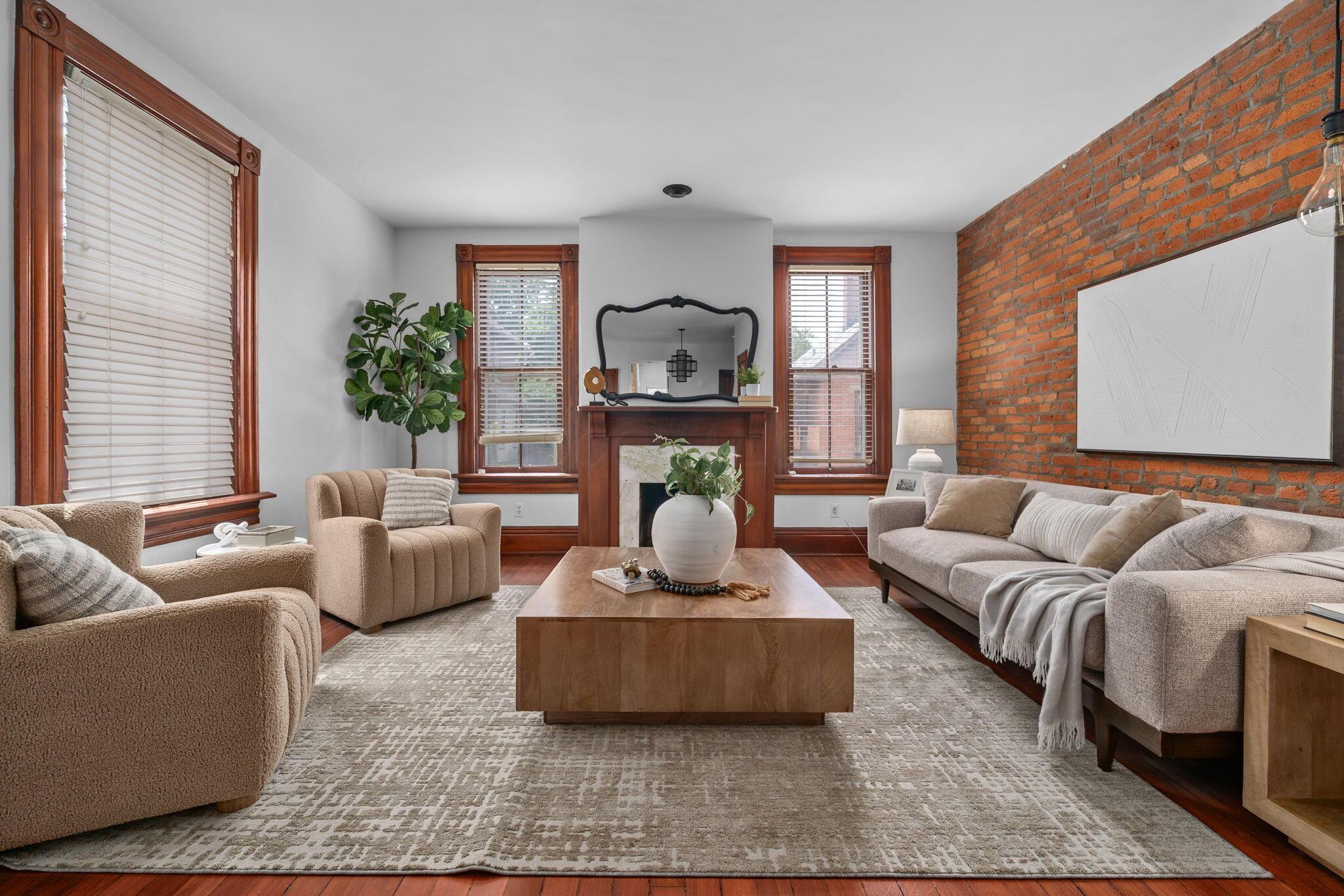 834 S Lazelle Street