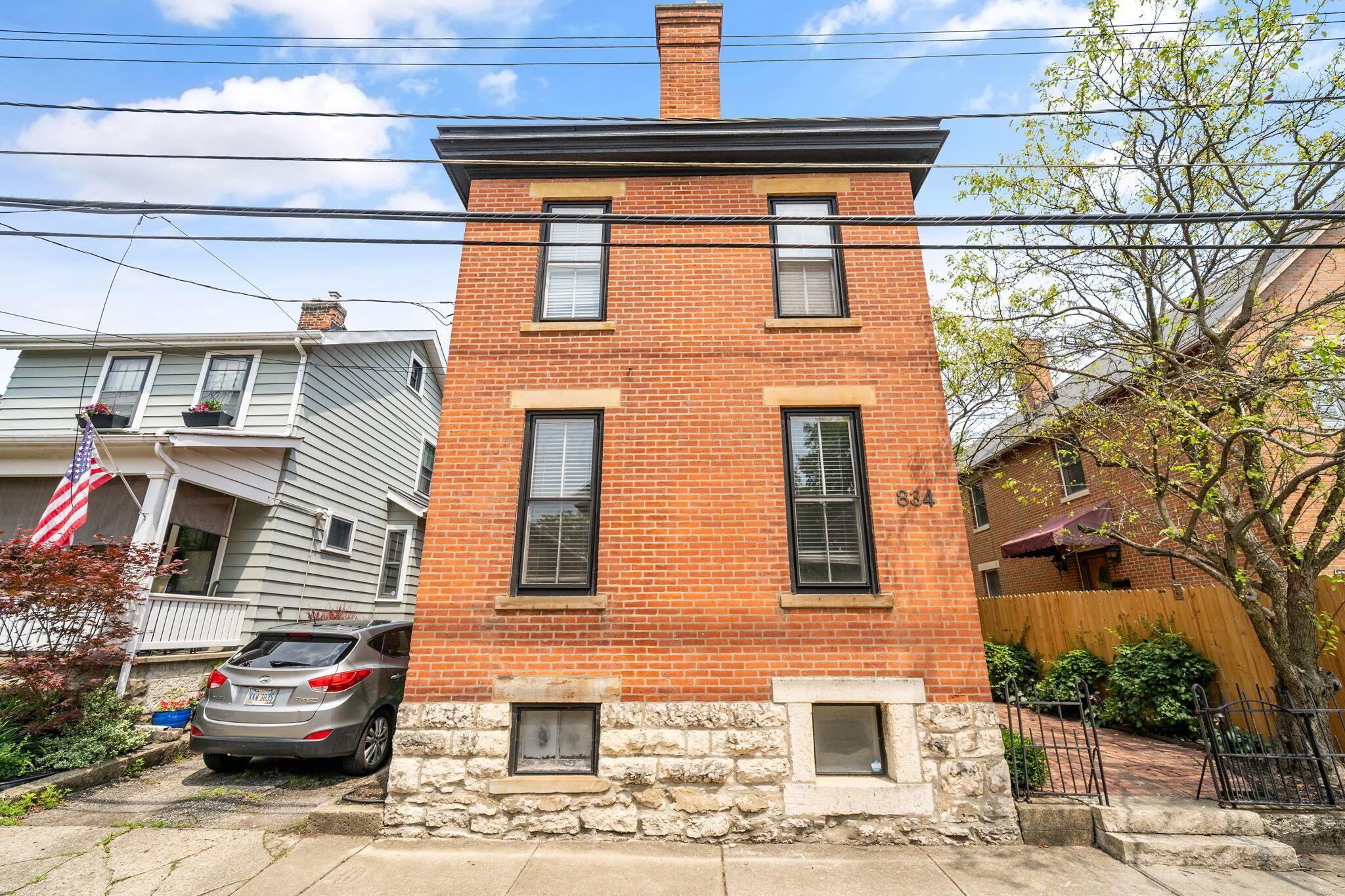 834 S Lazelle Street