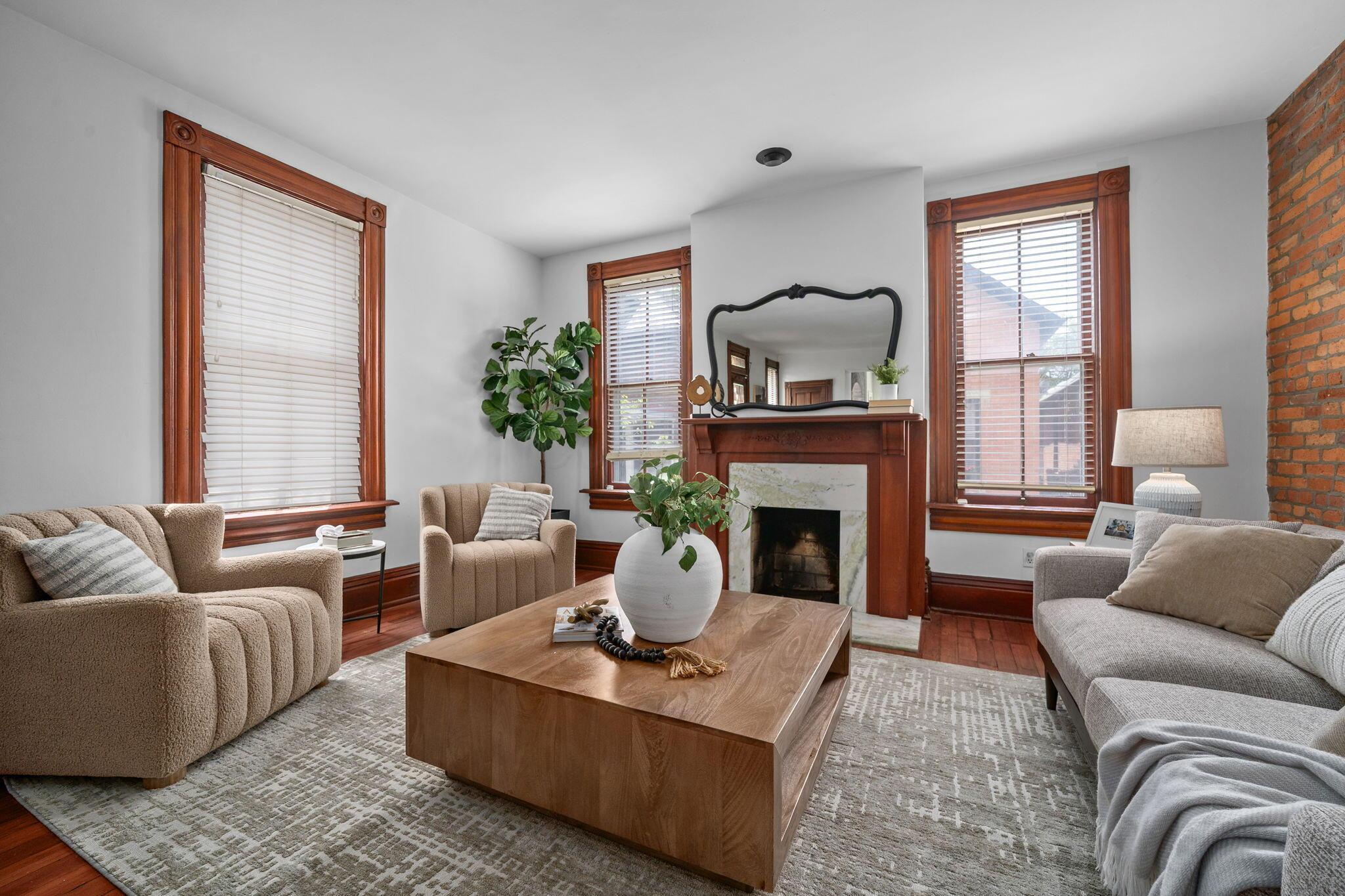 834 S Lazelle Street