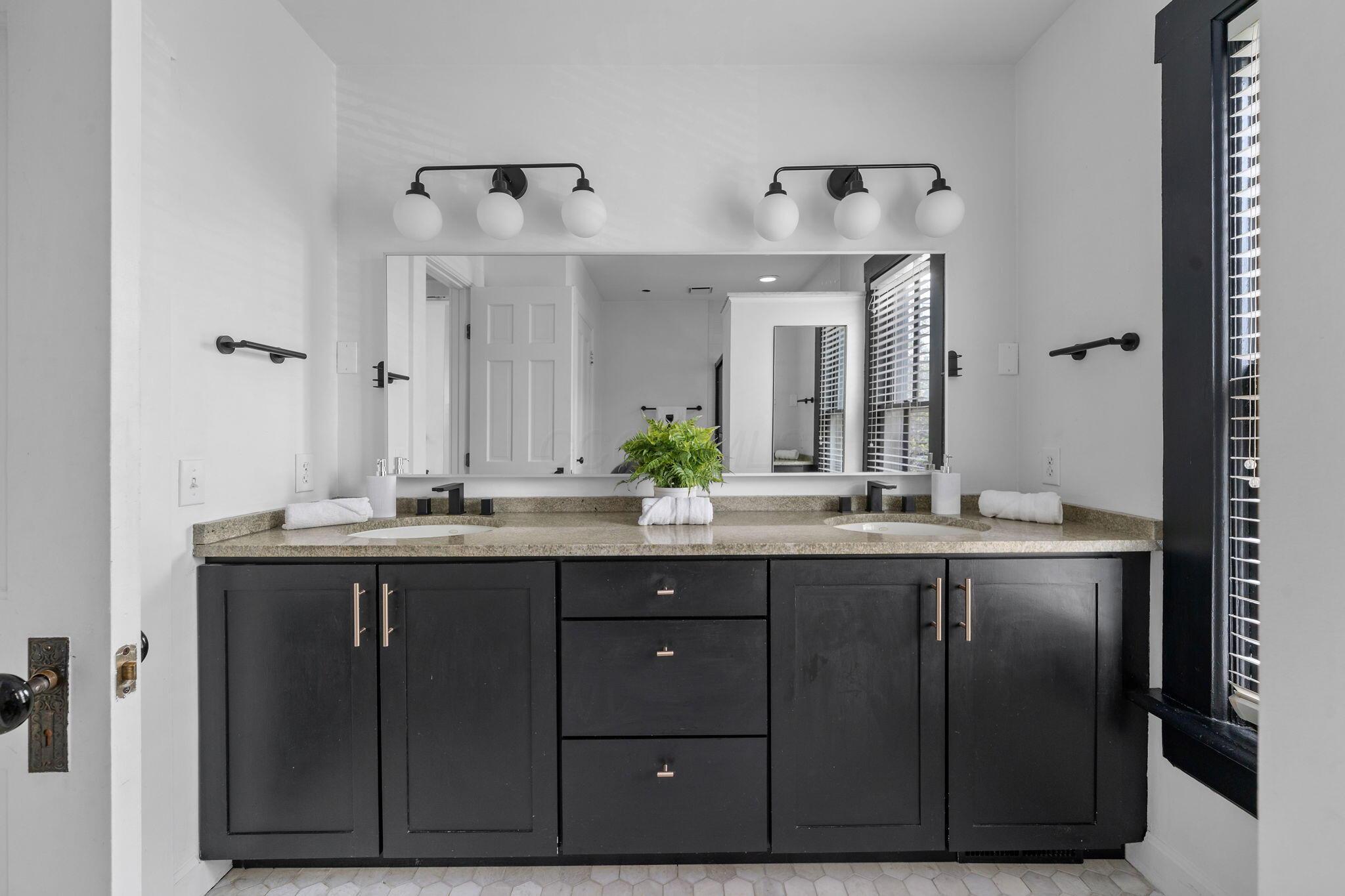 834 S Lazelle Street