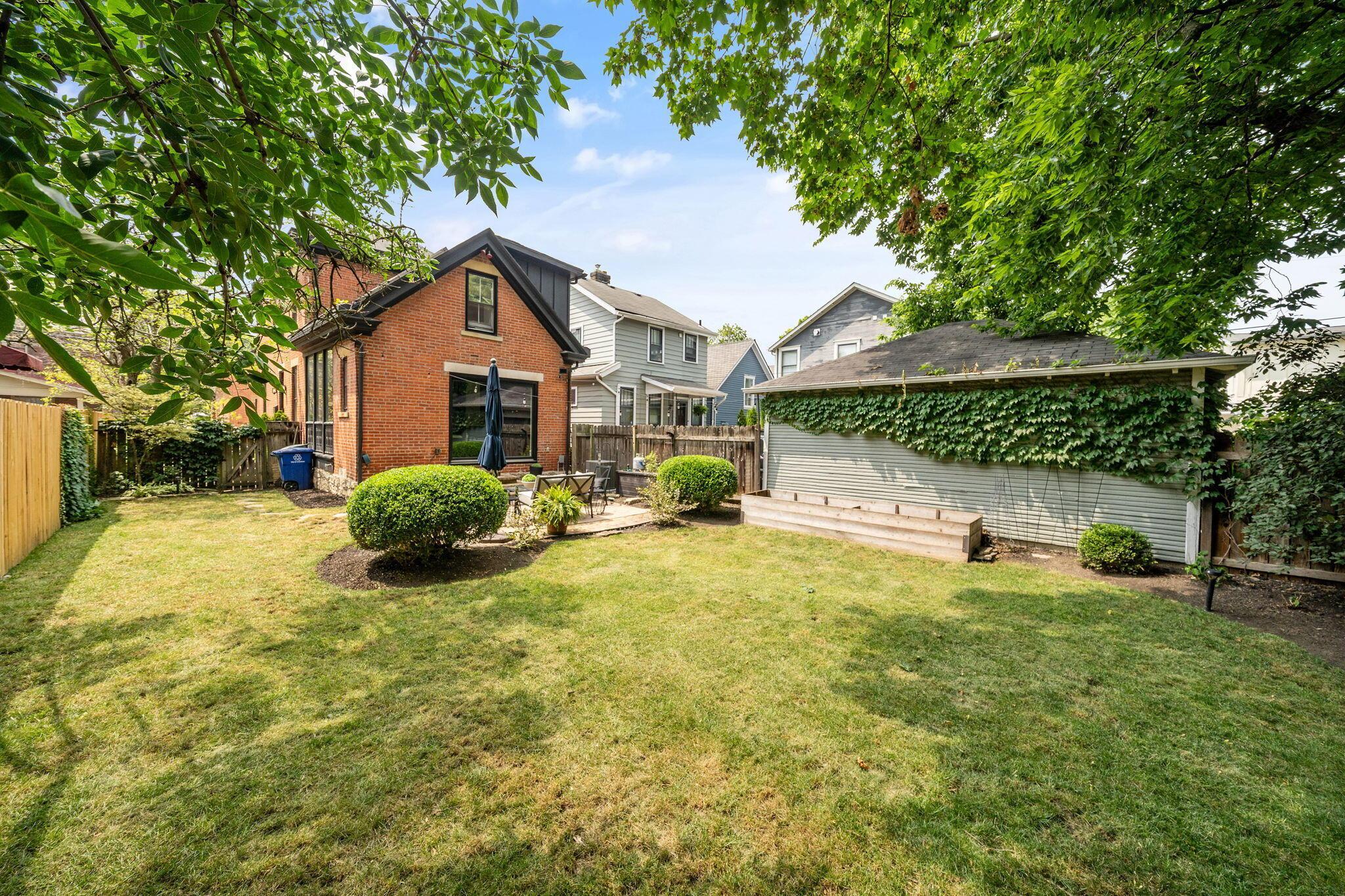 834 S Lazelle Street