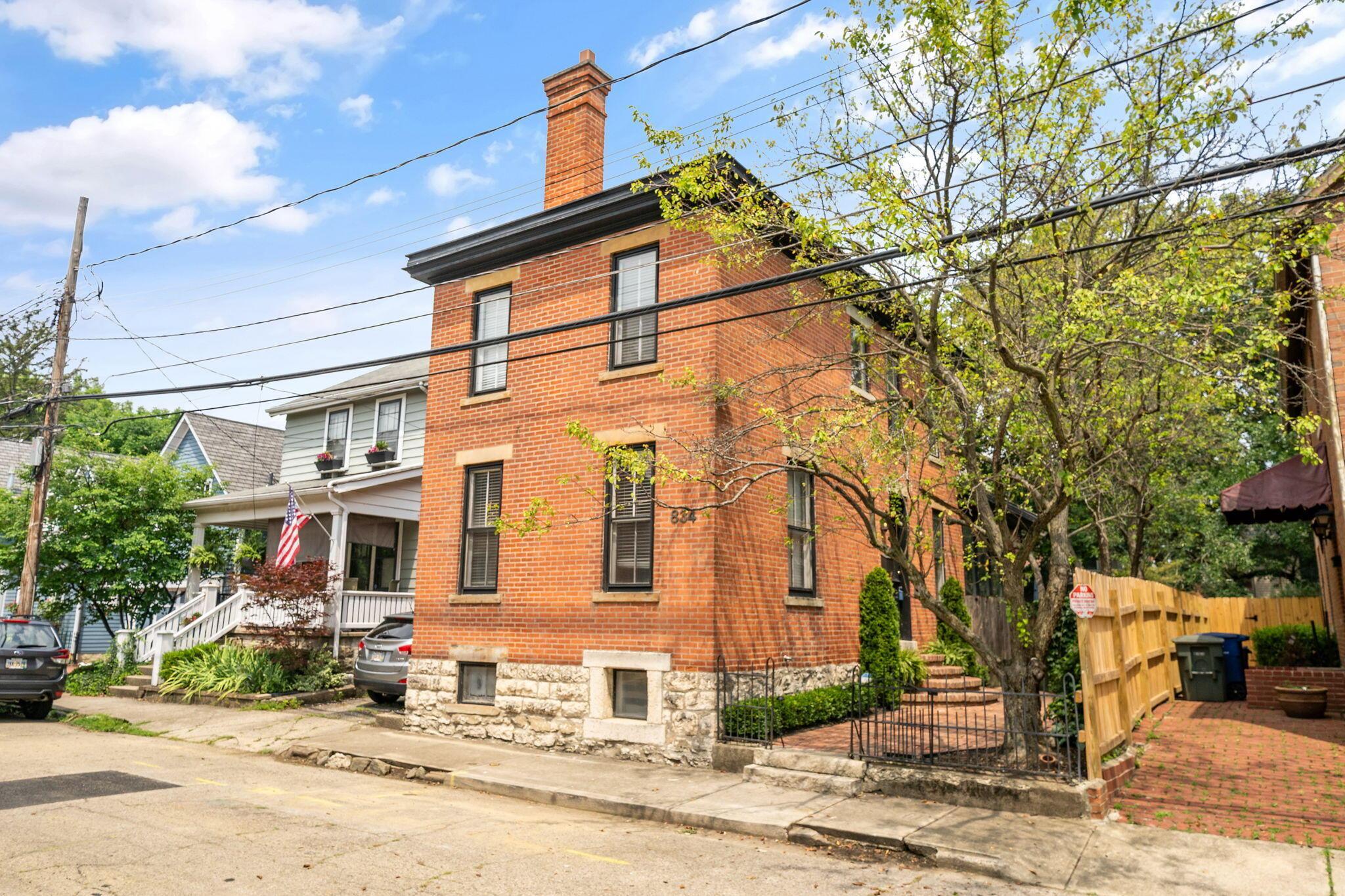 834 S Lazelle Street