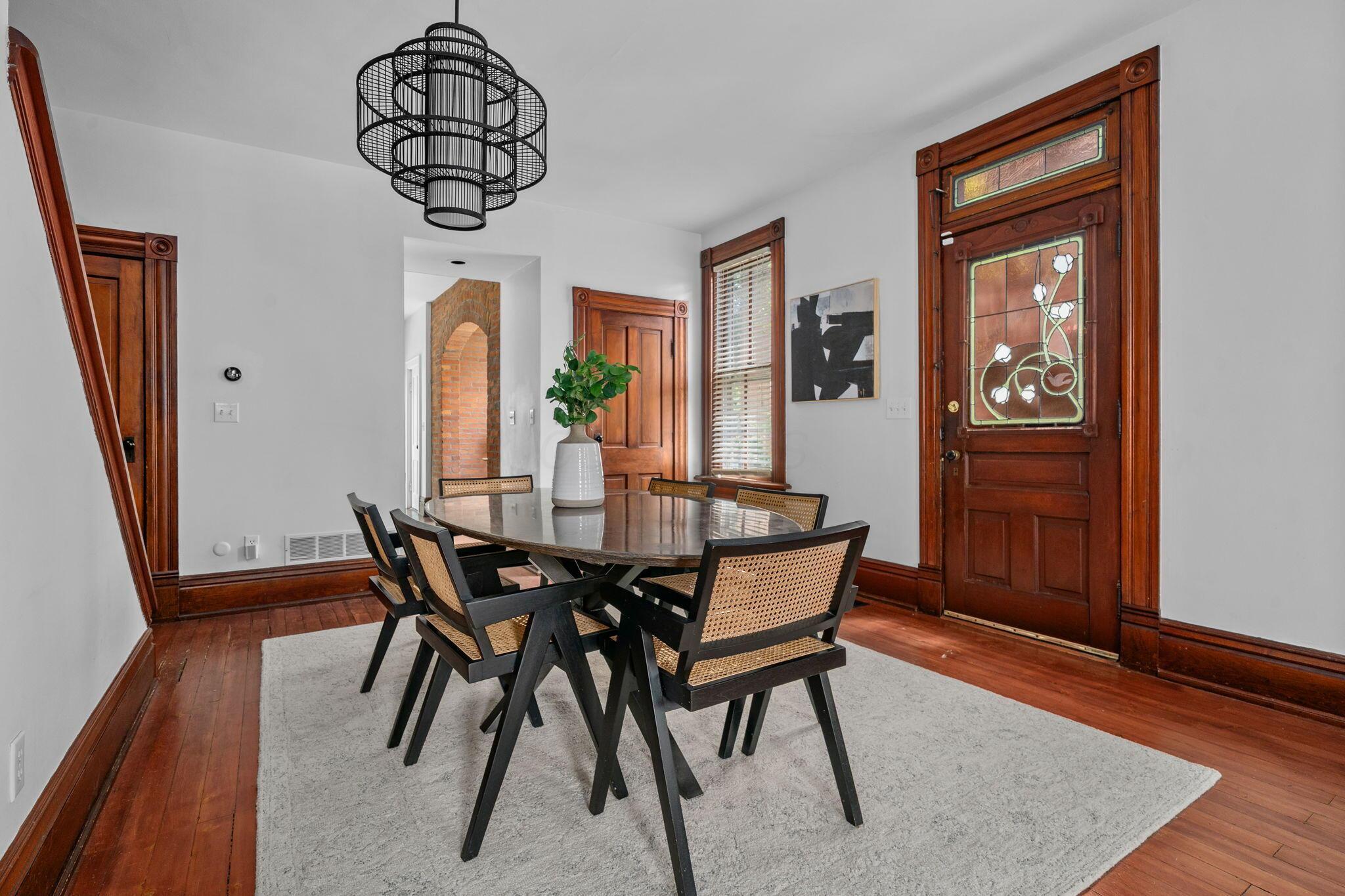 834 S Lazelle Street