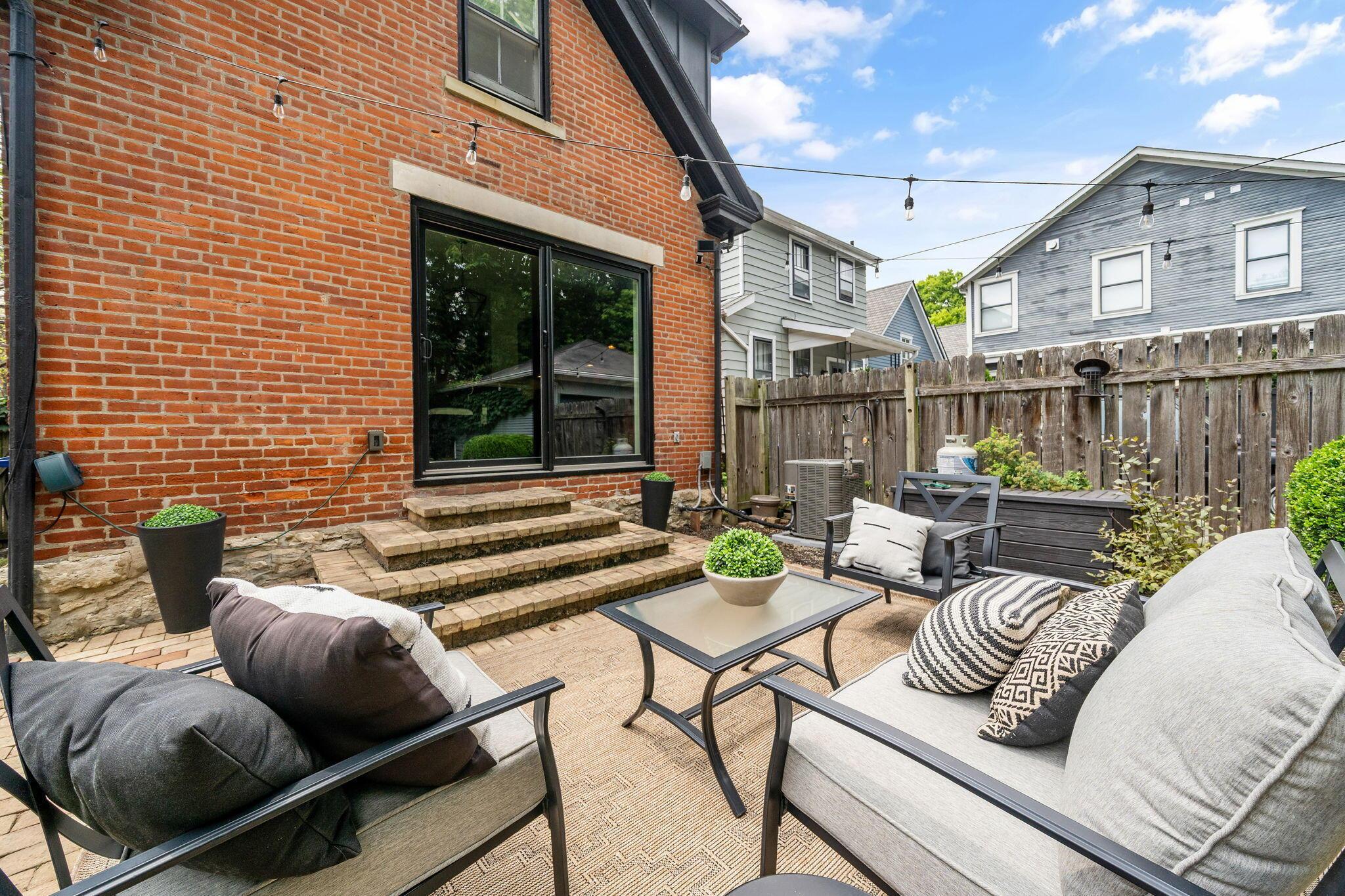 834 S Lazelle Street